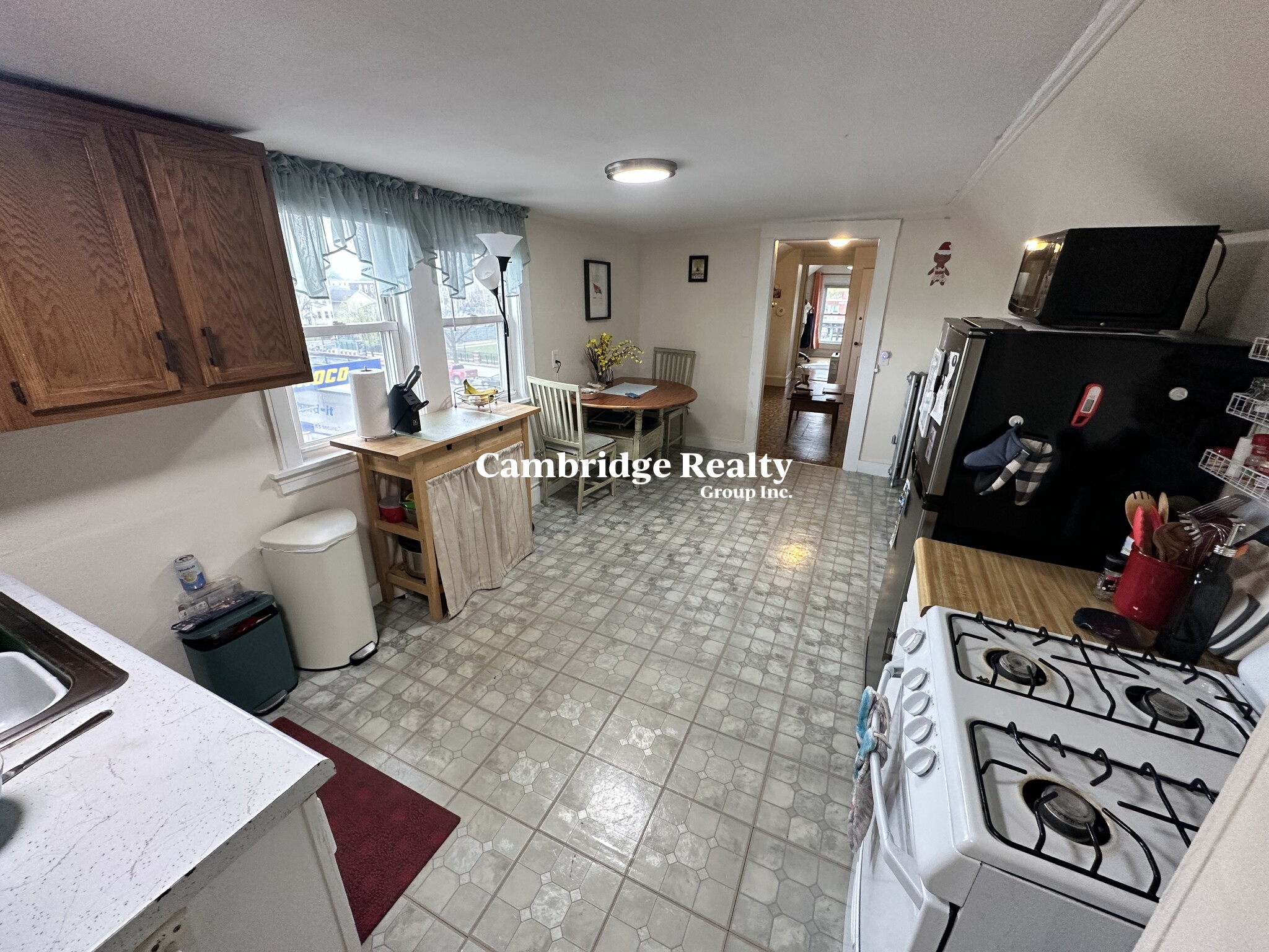 543 Broadway, Magoun Square