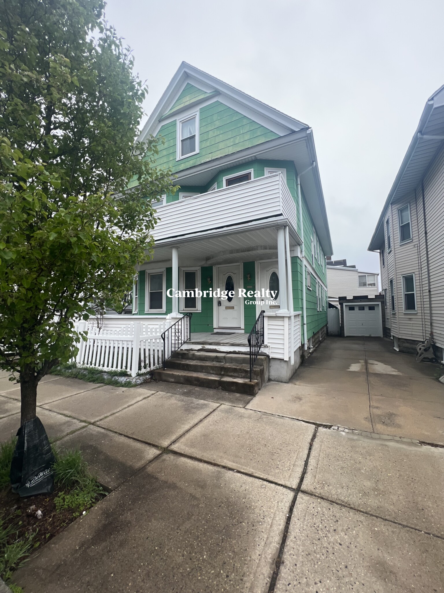 39 Albion St, Medford