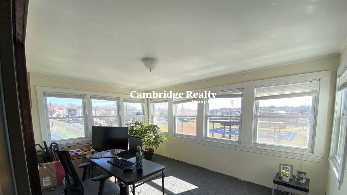 547 Broadway, Magoun Square