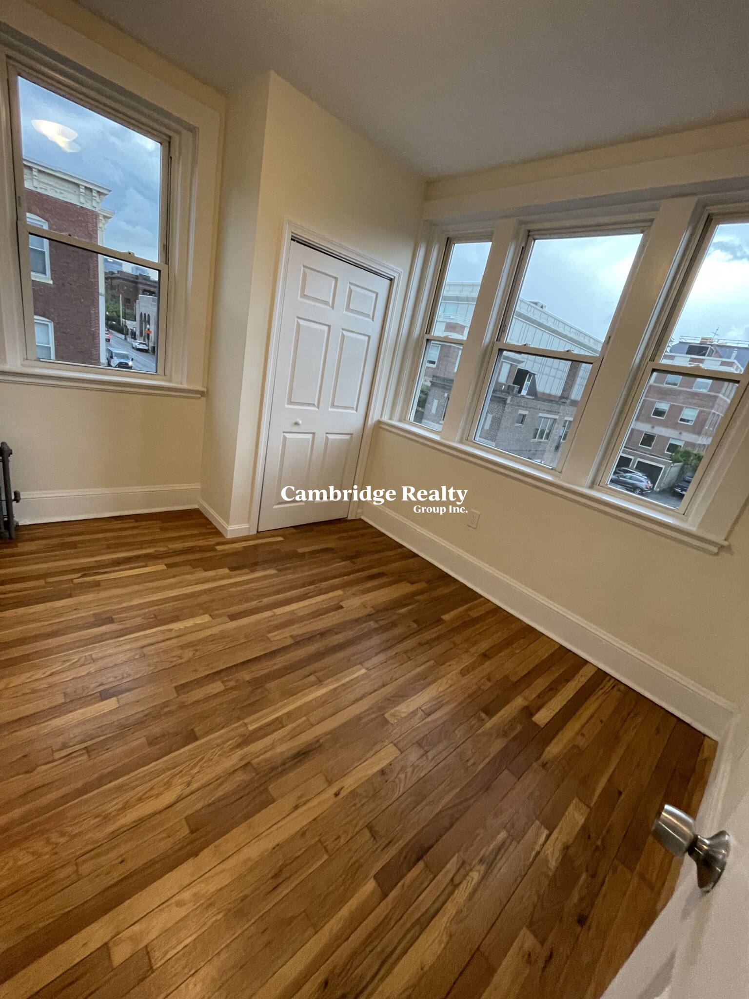 359 Cambridge St, East Cambridge