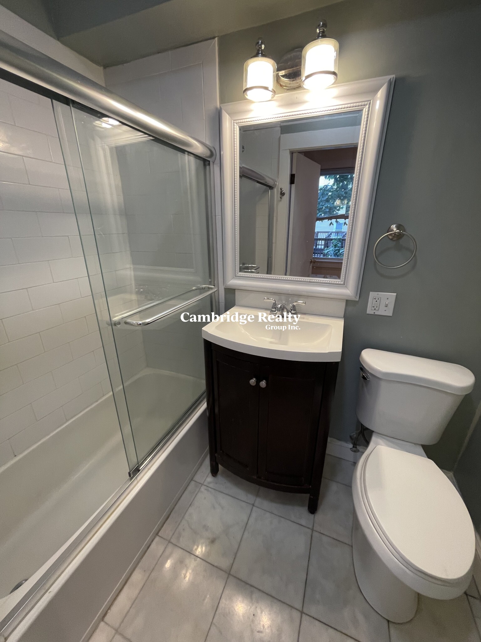 357 Cambridge St, East Cambridge