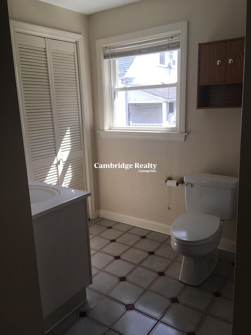 111 Magoun Ave, Medford