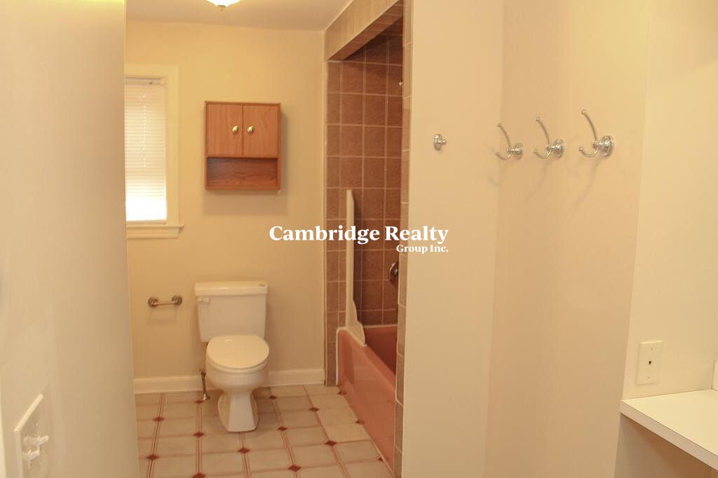 111 Magoun Ave, Medford