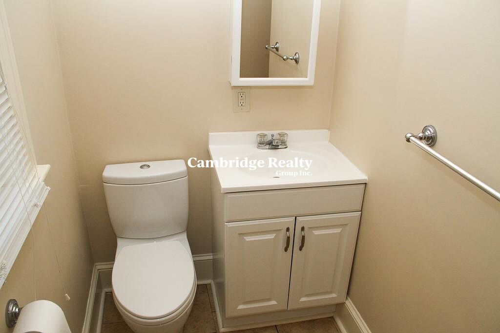 111 Magoun Ave, Medford