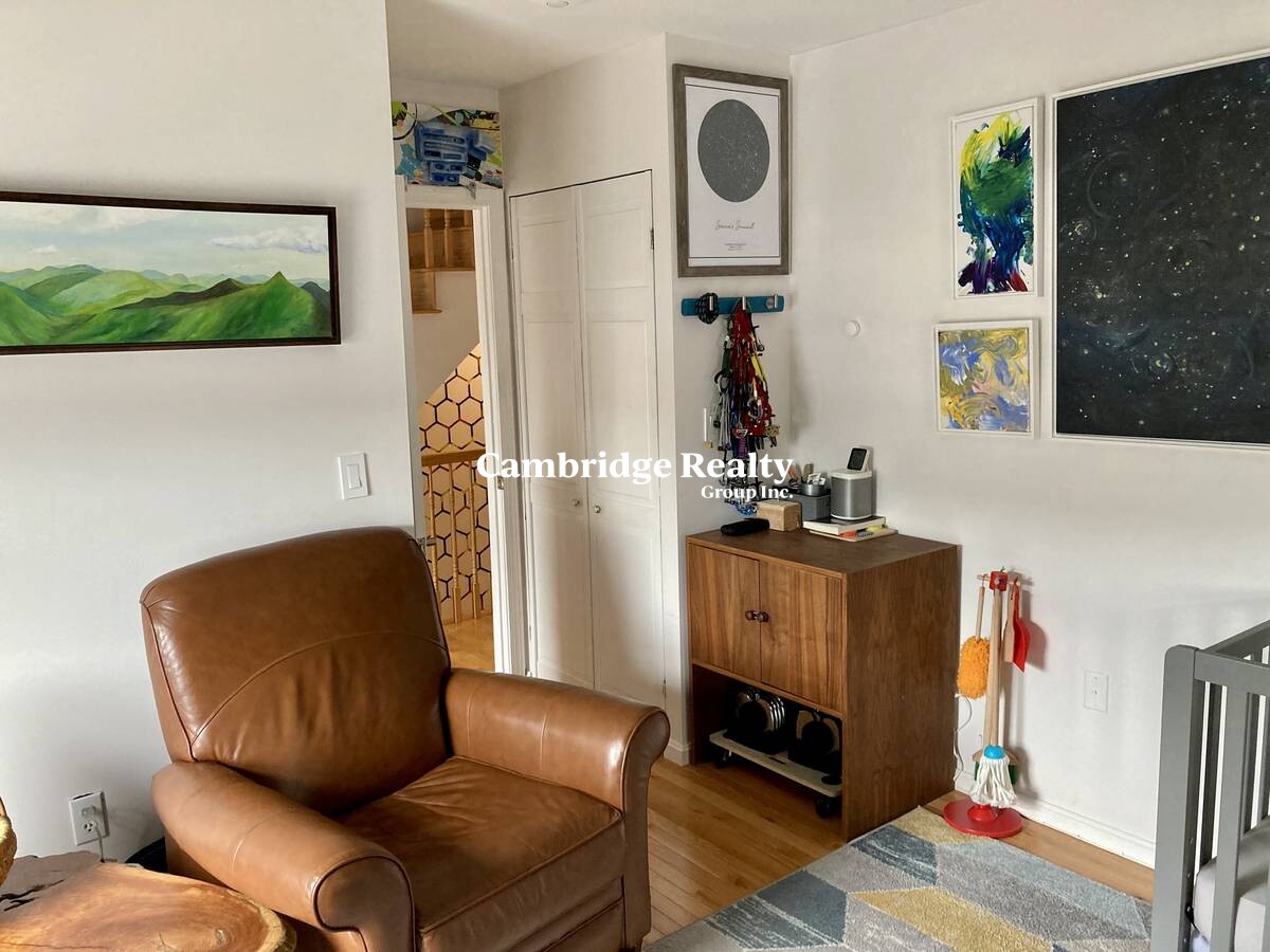 37 Homer Ave, West Cambridge