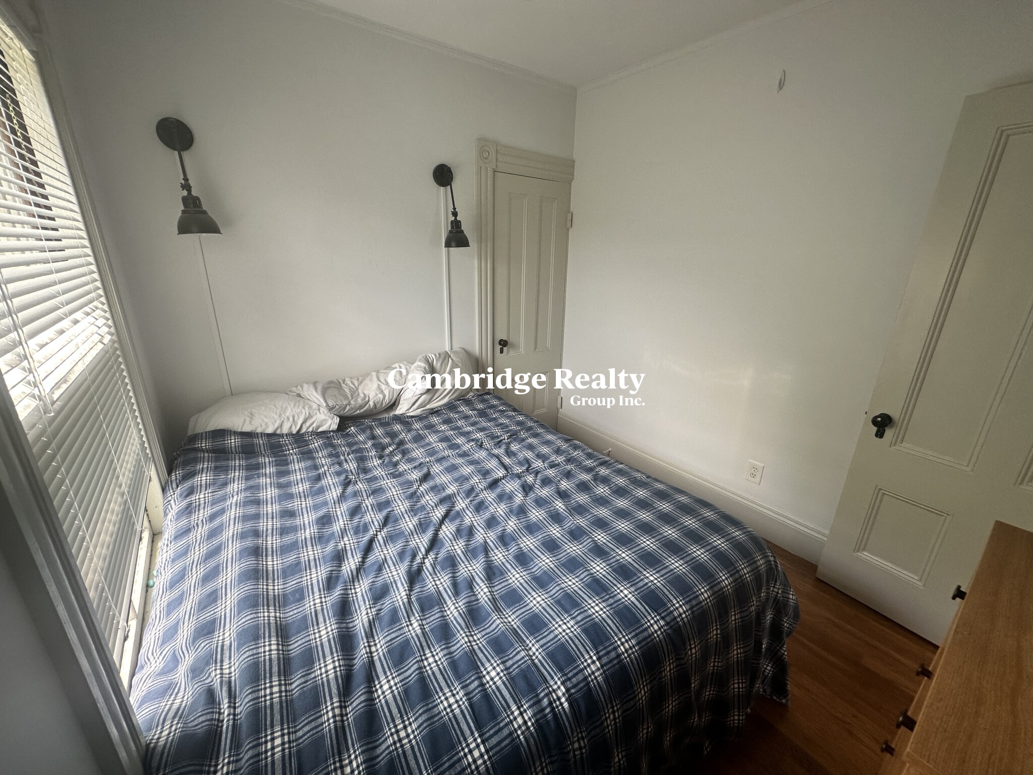 27 Meacham Rd, North Cambridge