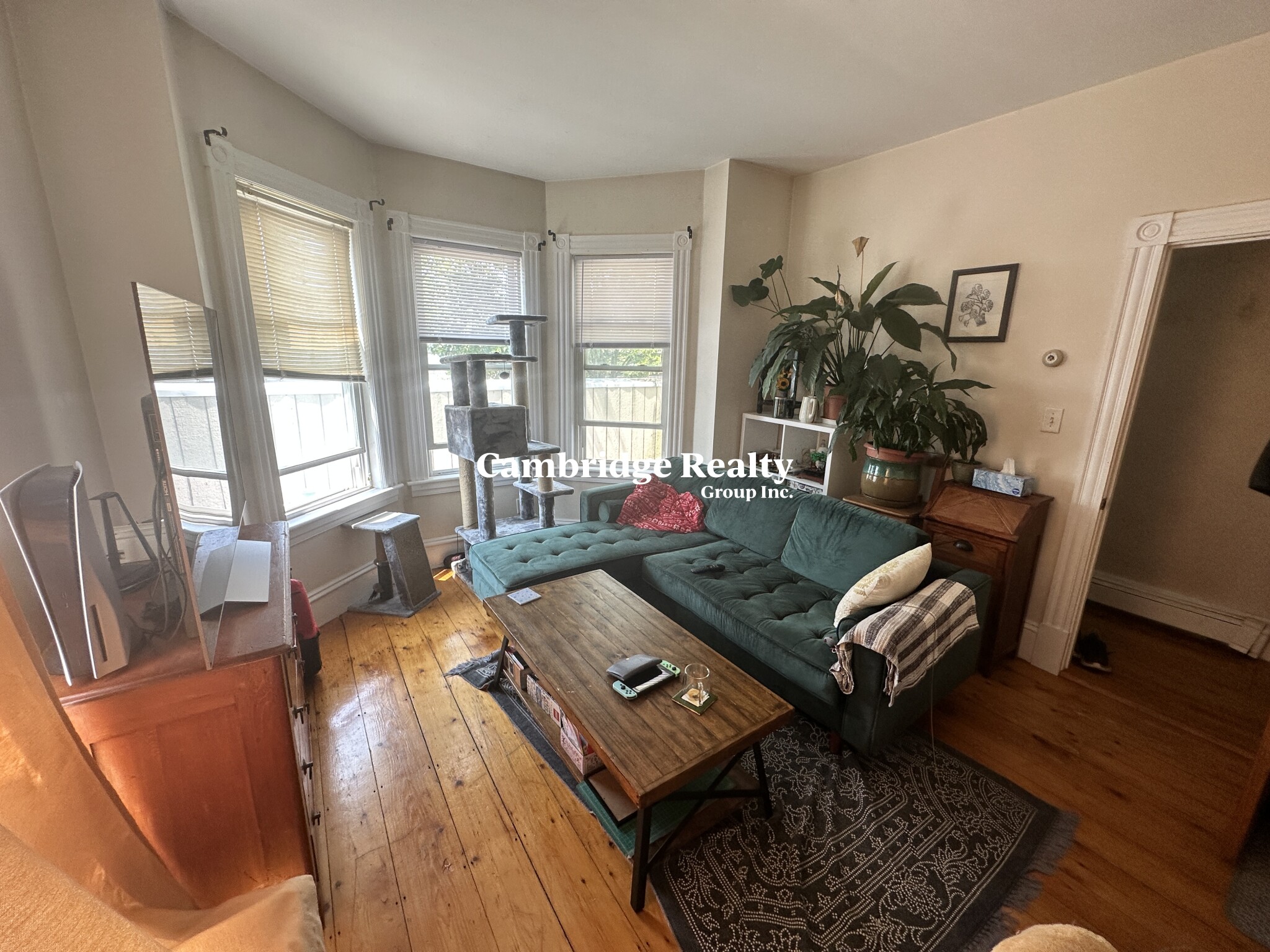 515 Medford St, Magoun Square