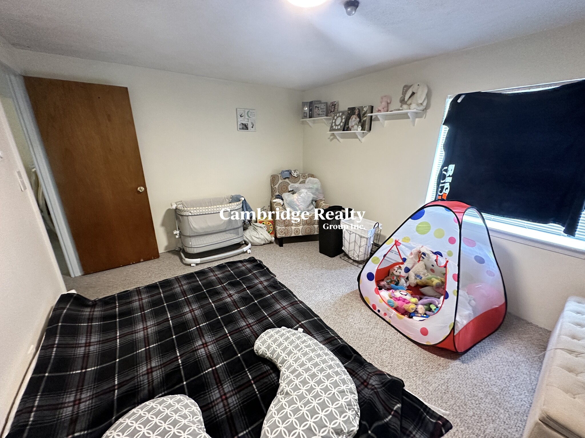 33 Lodgen Ct, Malden