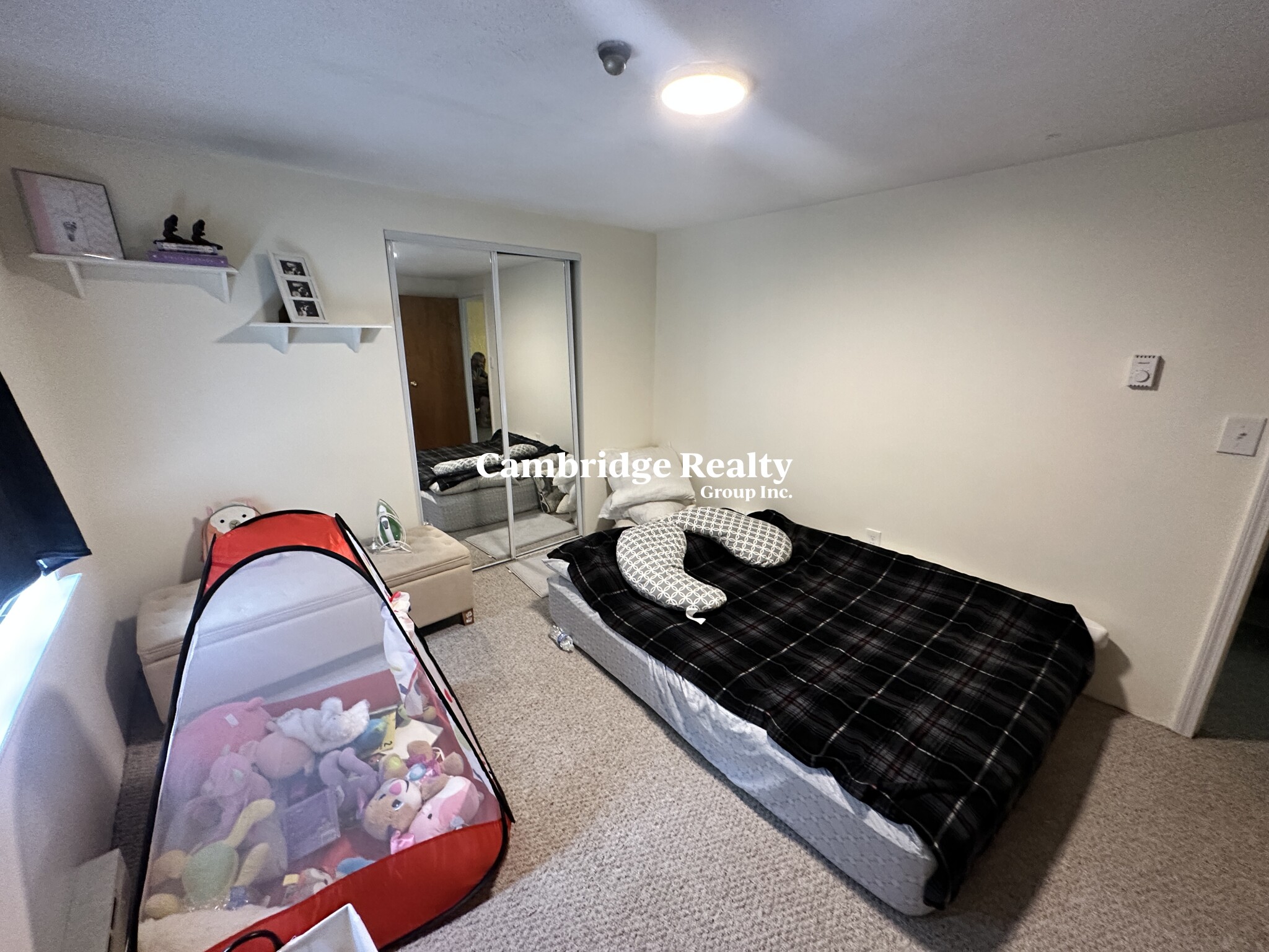 33 Lodgen Ct, Malden