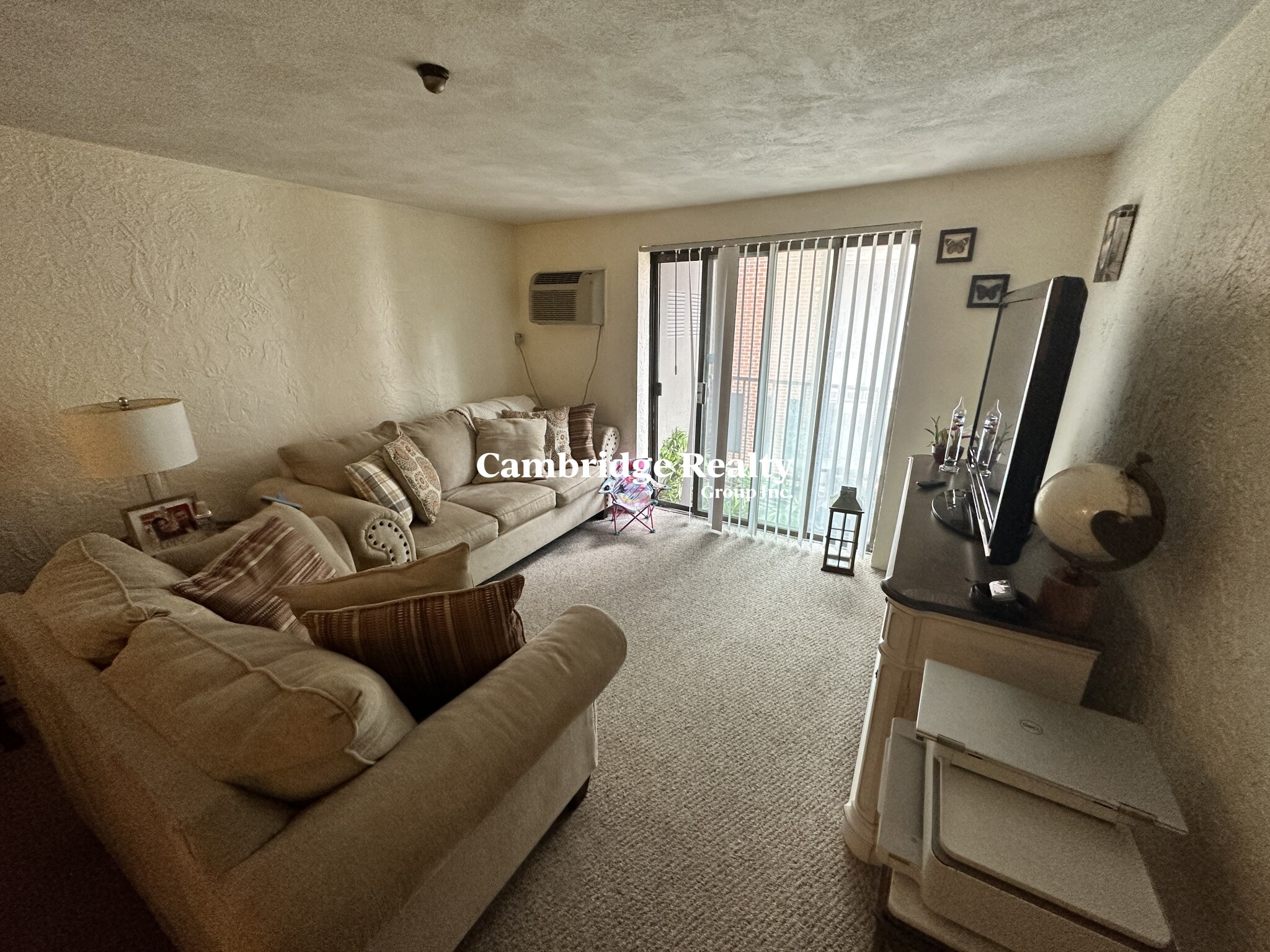 33 Lodgen Ct, Malden