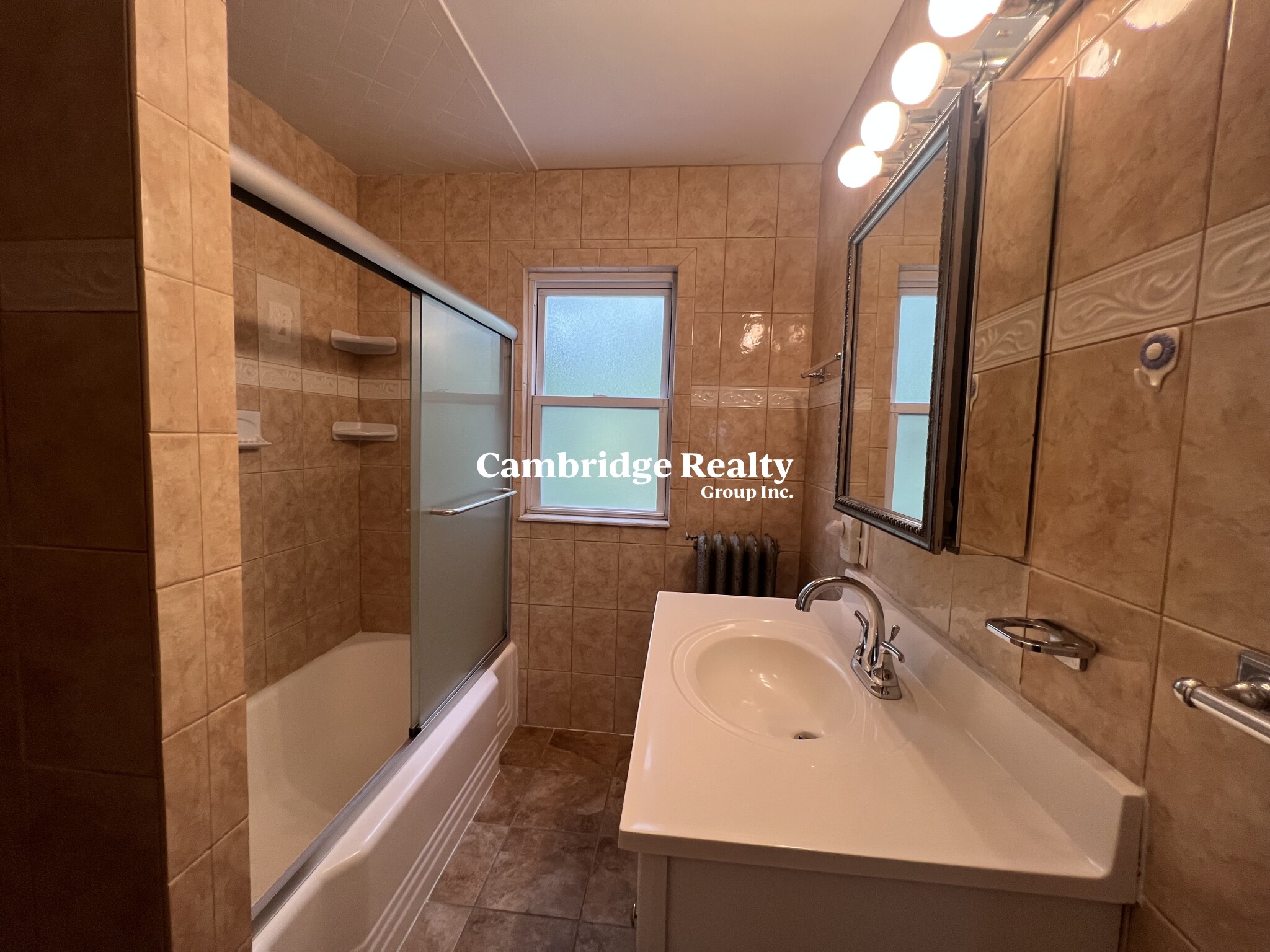 52 Woburn St, Medford