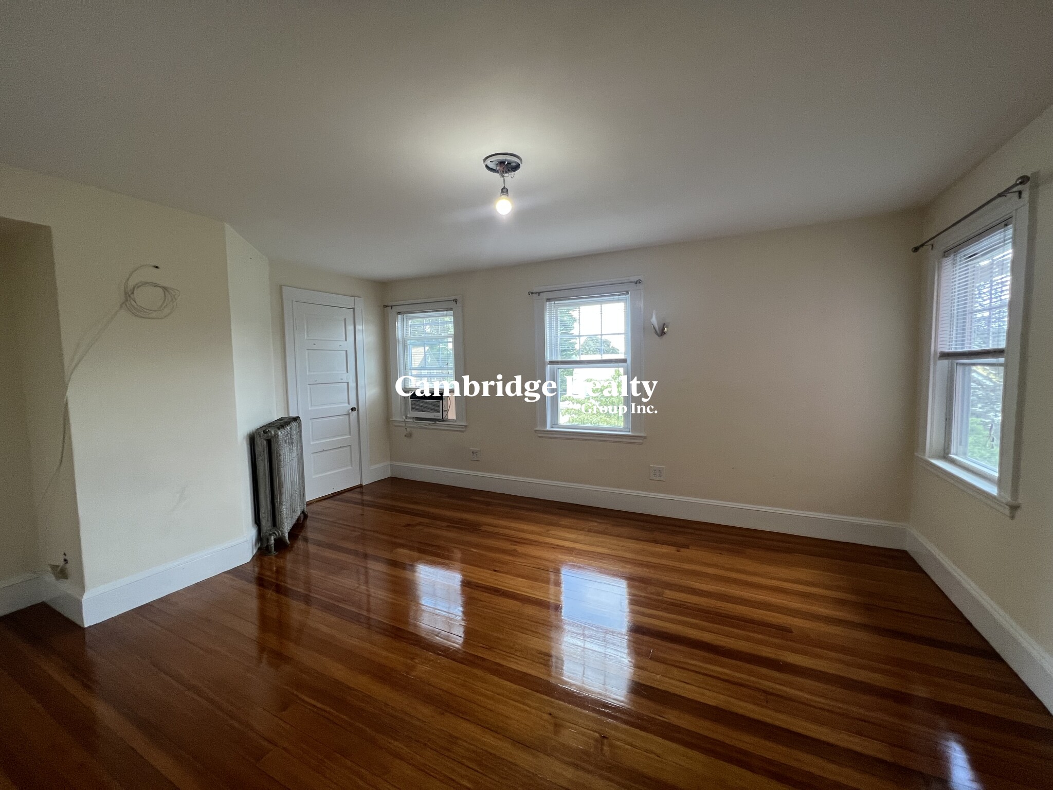 52 Woburn St, Medford