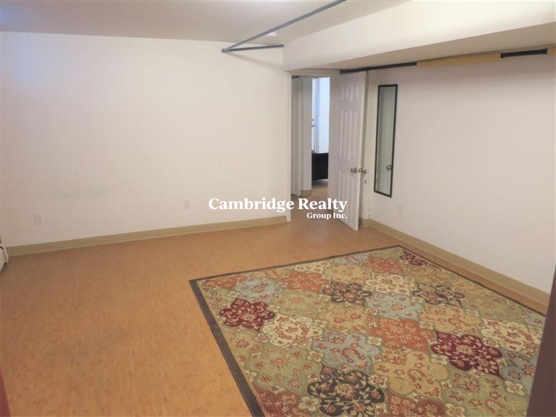 17 Putnam Ave, Harvard Square