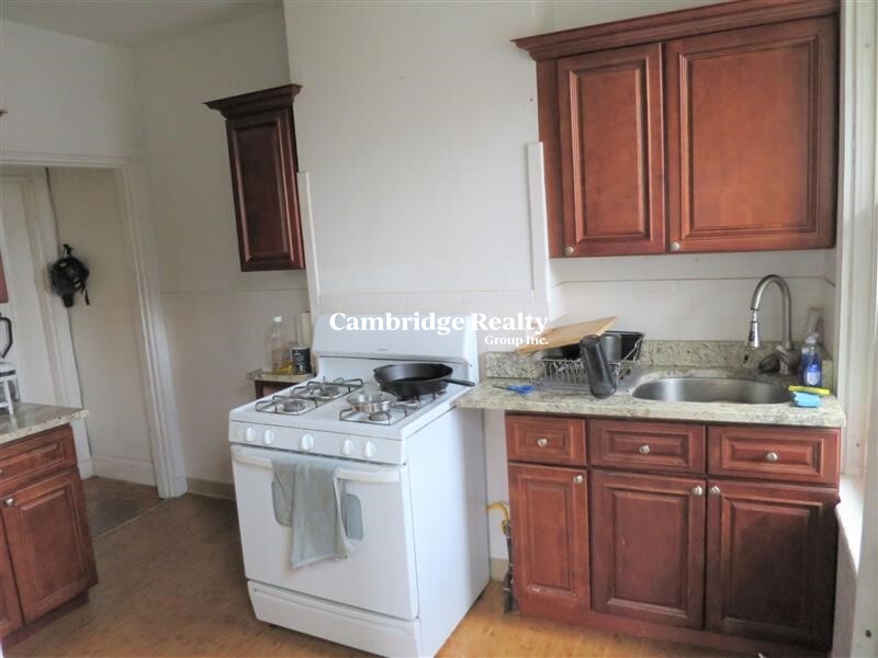 17 Putnam Ave, Harvard Square