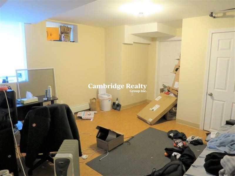 17 Putnam Ave, Harvard Square