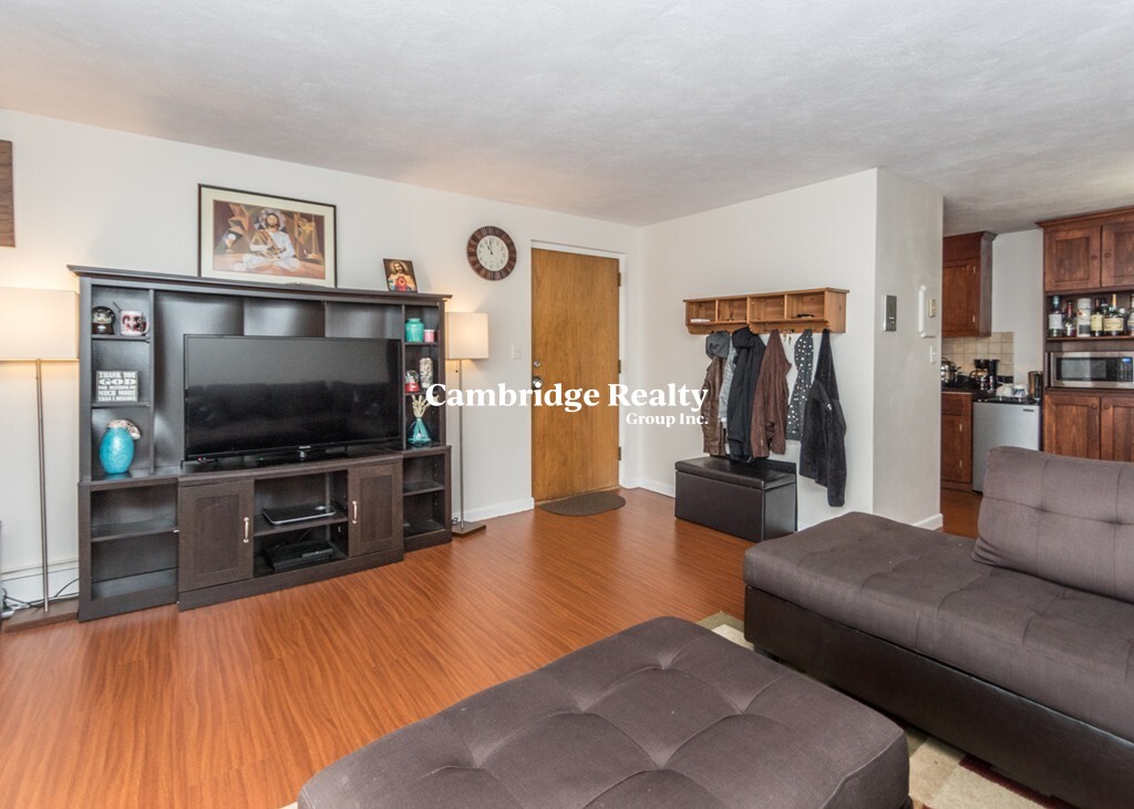 1191 Main St, Waltham