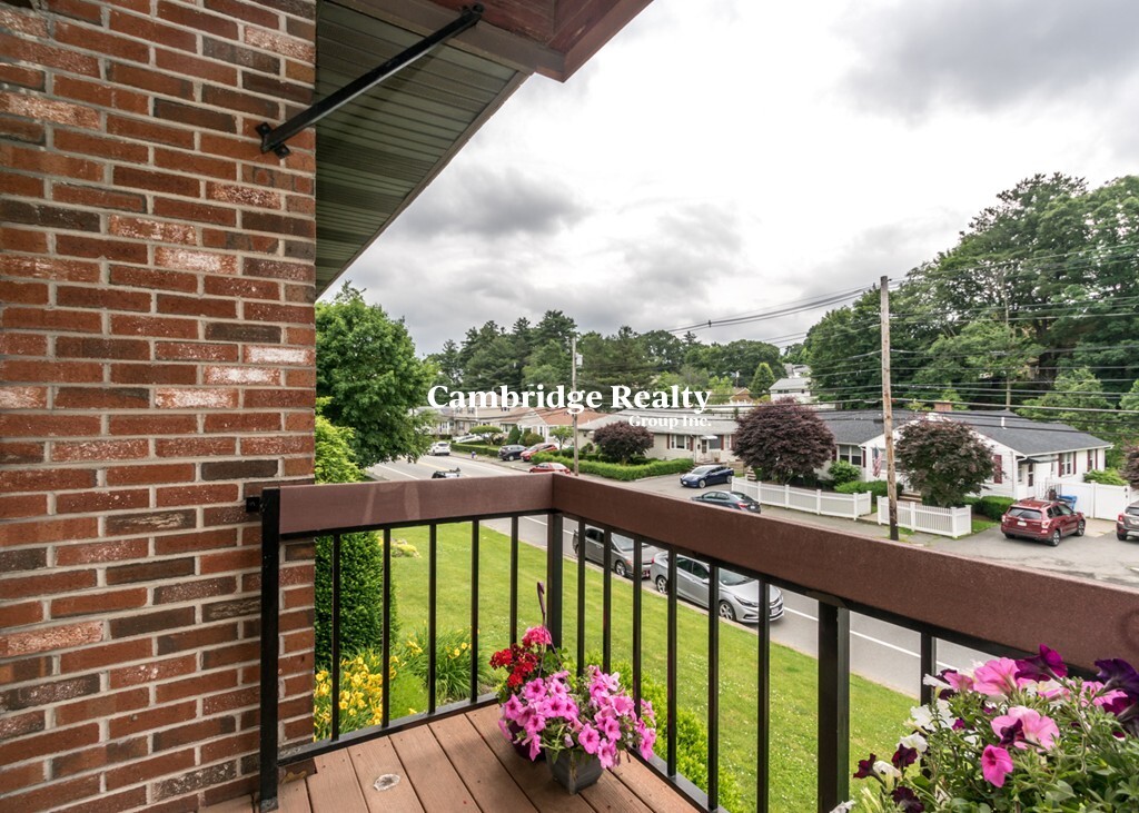 1191 Main St, Waltham