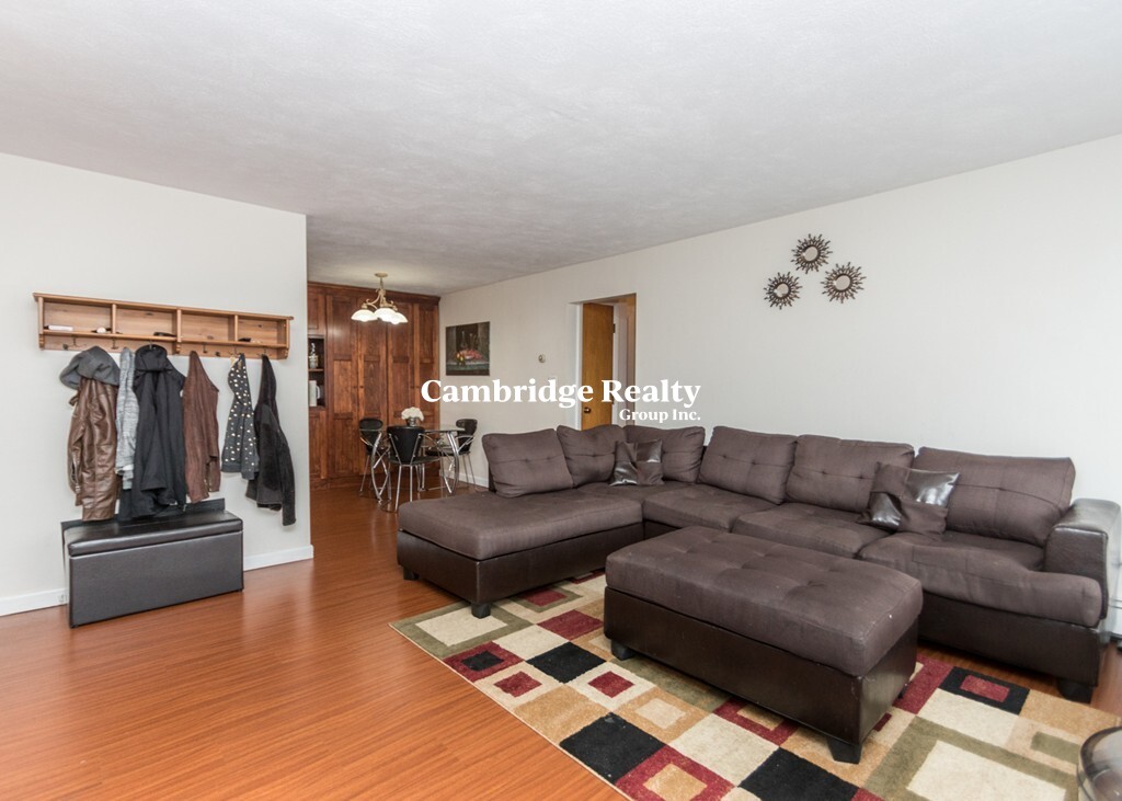 1191 Main St, Waltham