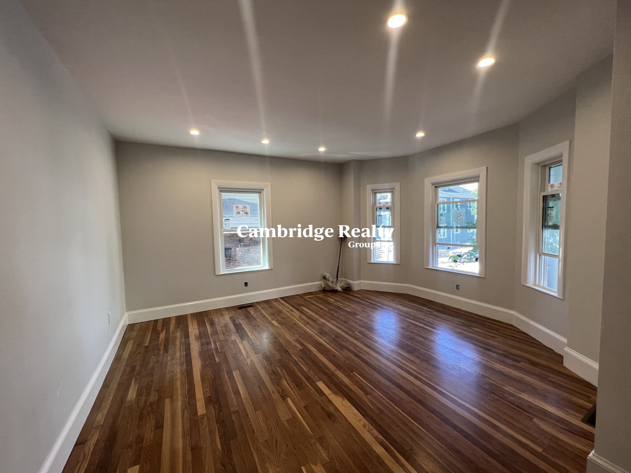 55 Lowell St, Spring Hill