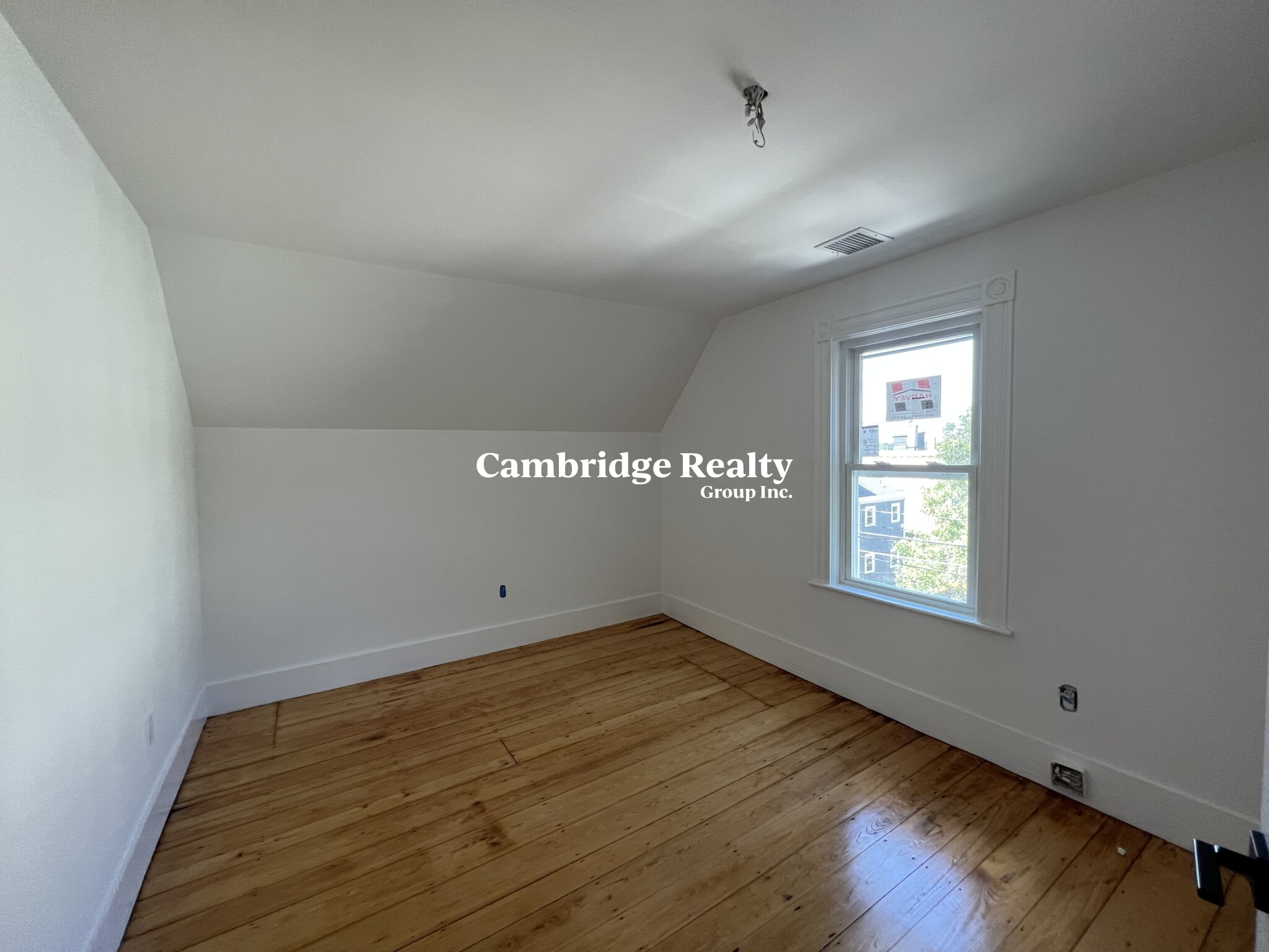 55 Lowell St, Spring Hill