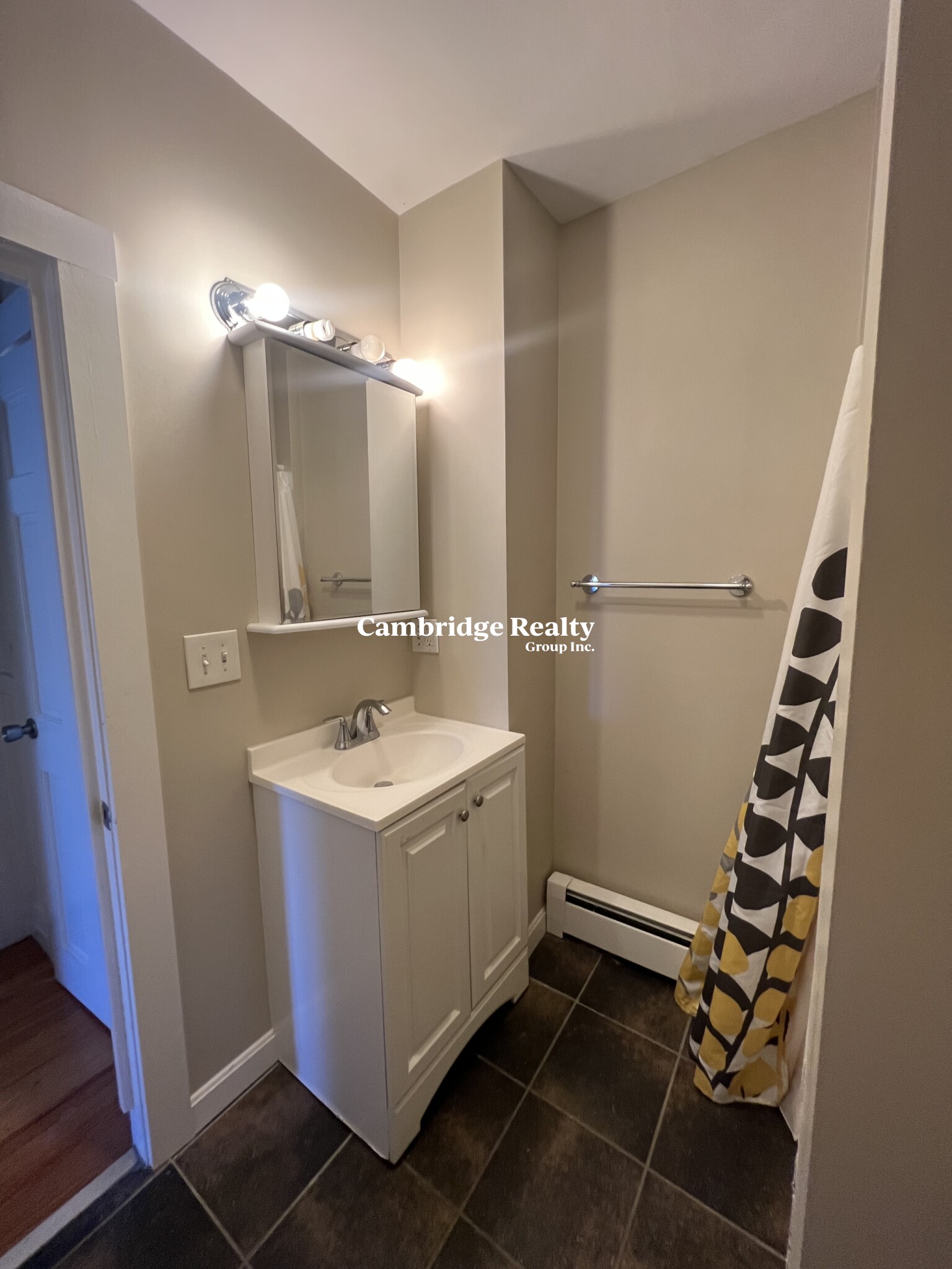 515 Medford St, Winter Hill