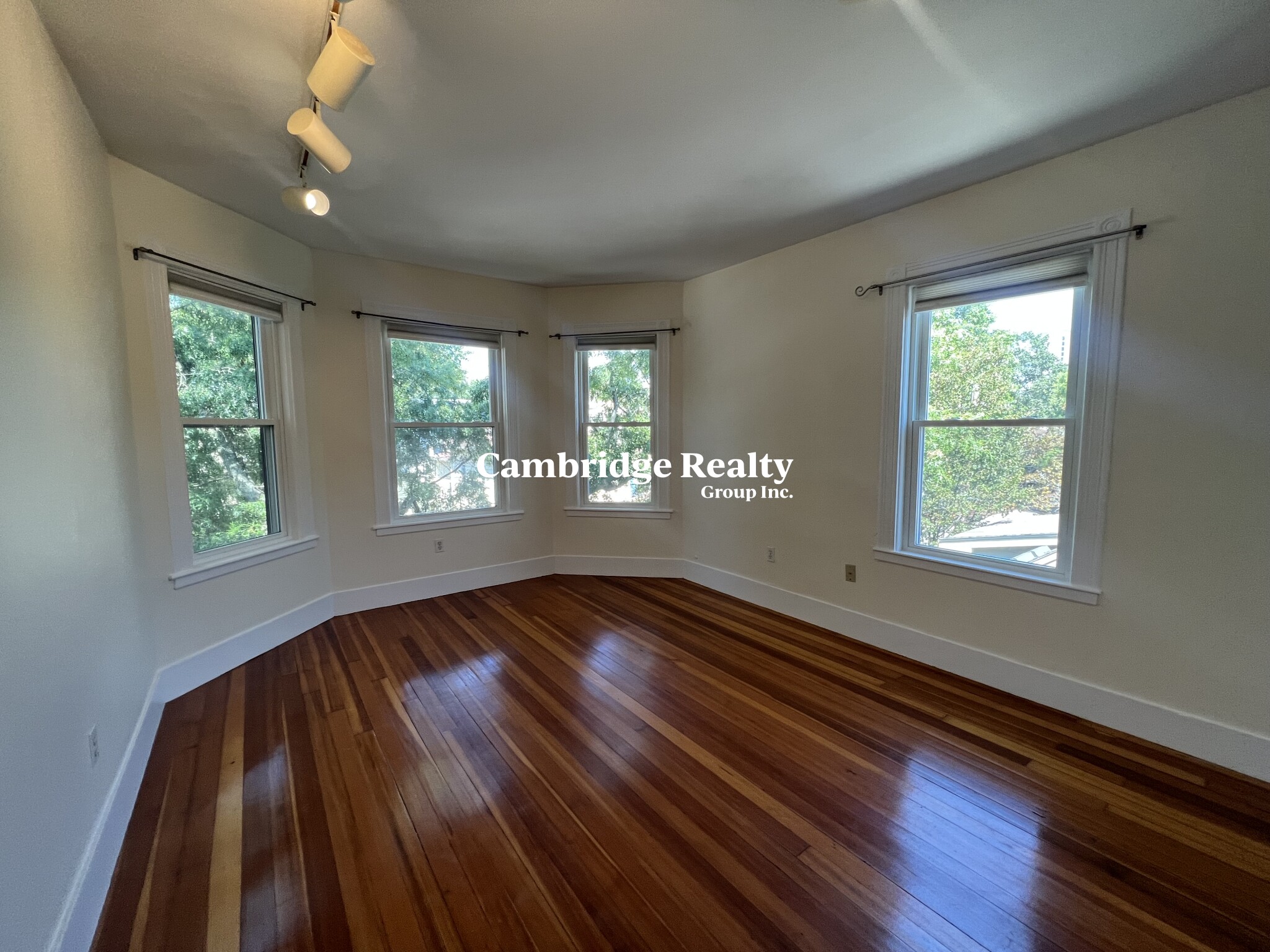 140 Pearl St, Cambridgeport