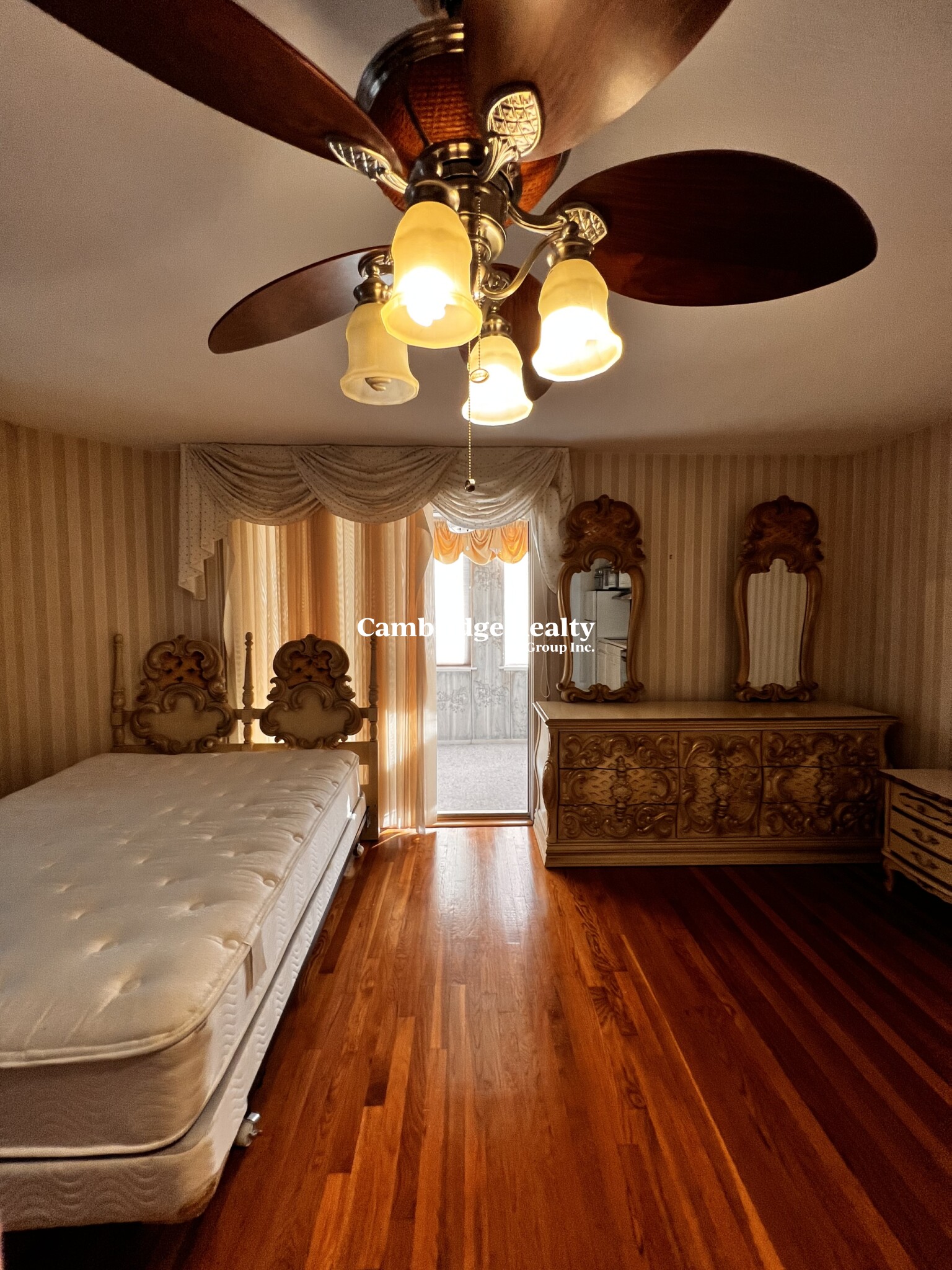 124 Perkins St, East Somerville