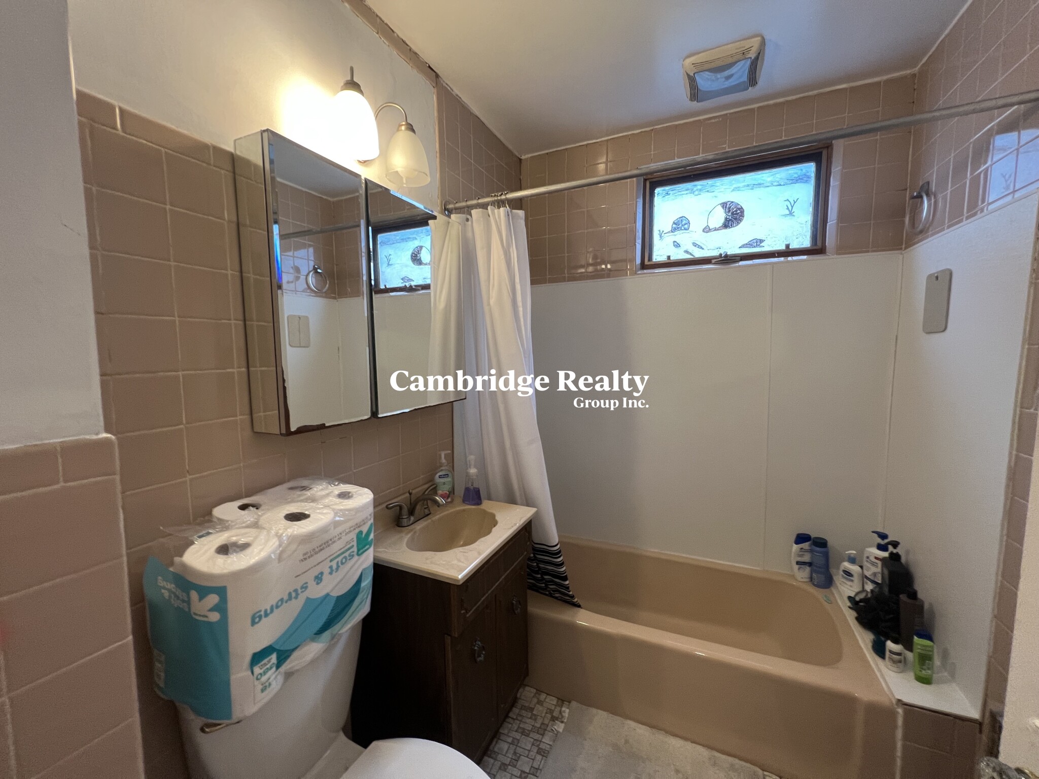 102 Adams St, West Somerville