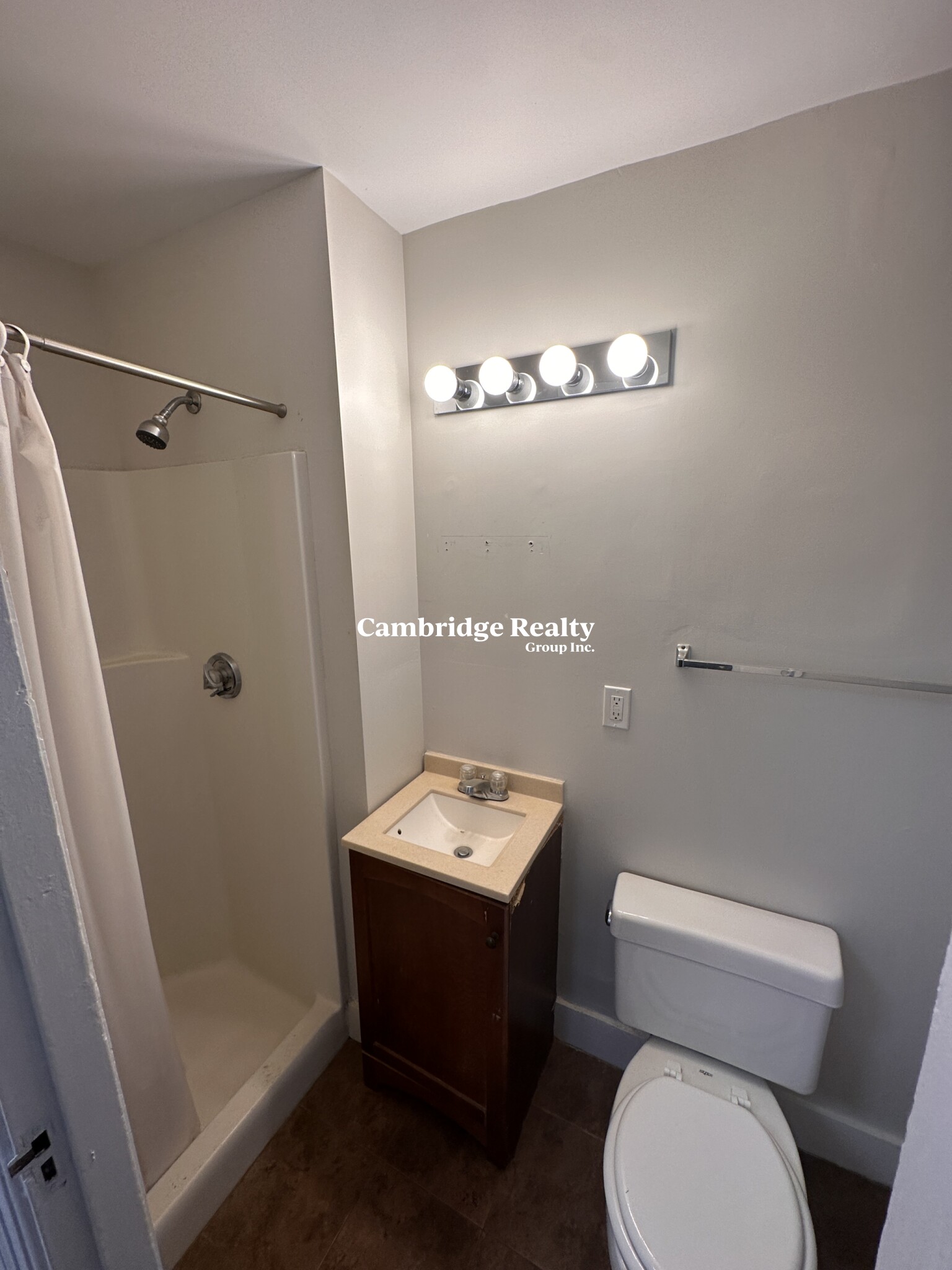 1039 Massachusetts Ave, Harvard Square