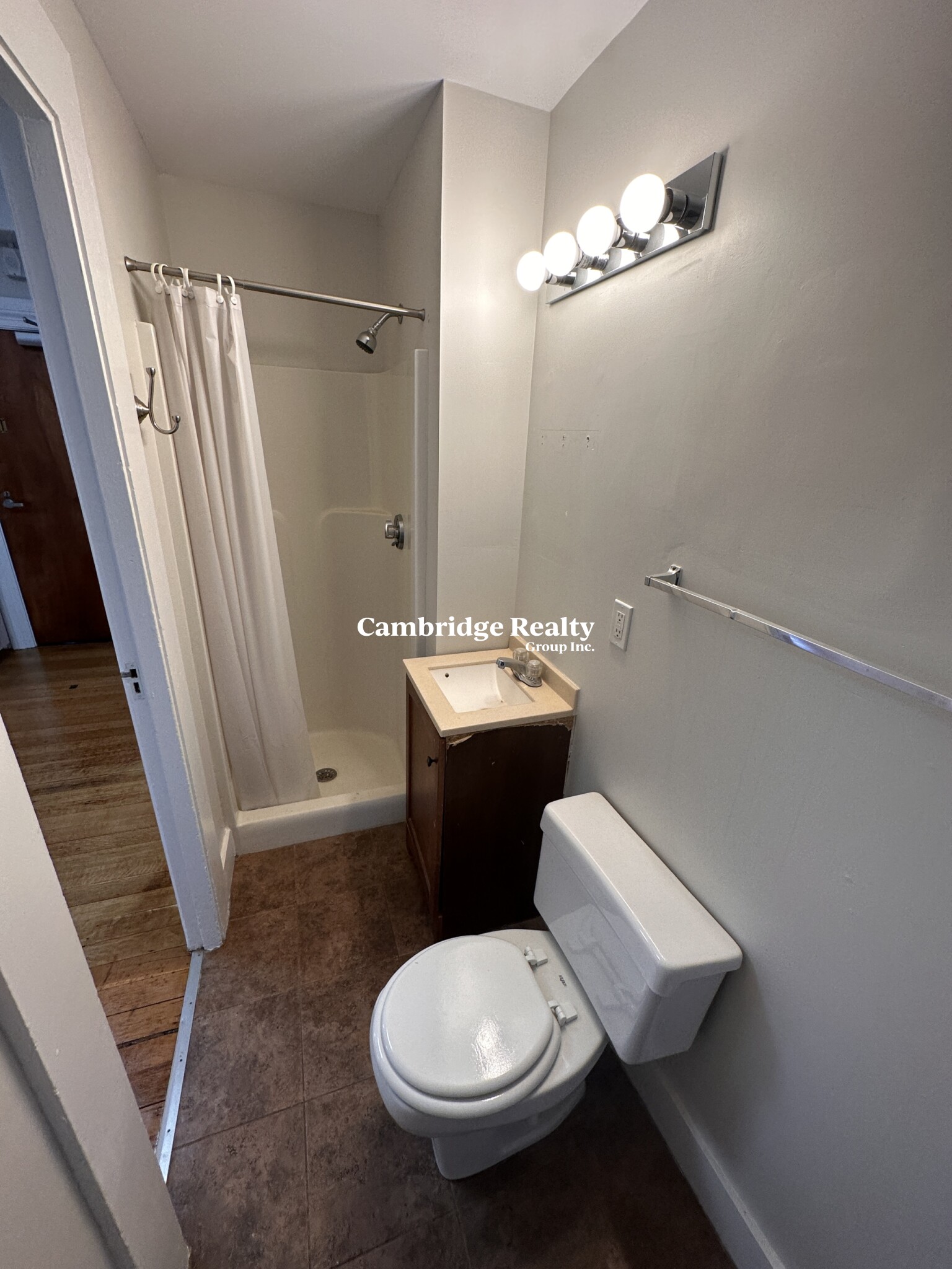 1039 Massachusetts Ave, Harvard Square