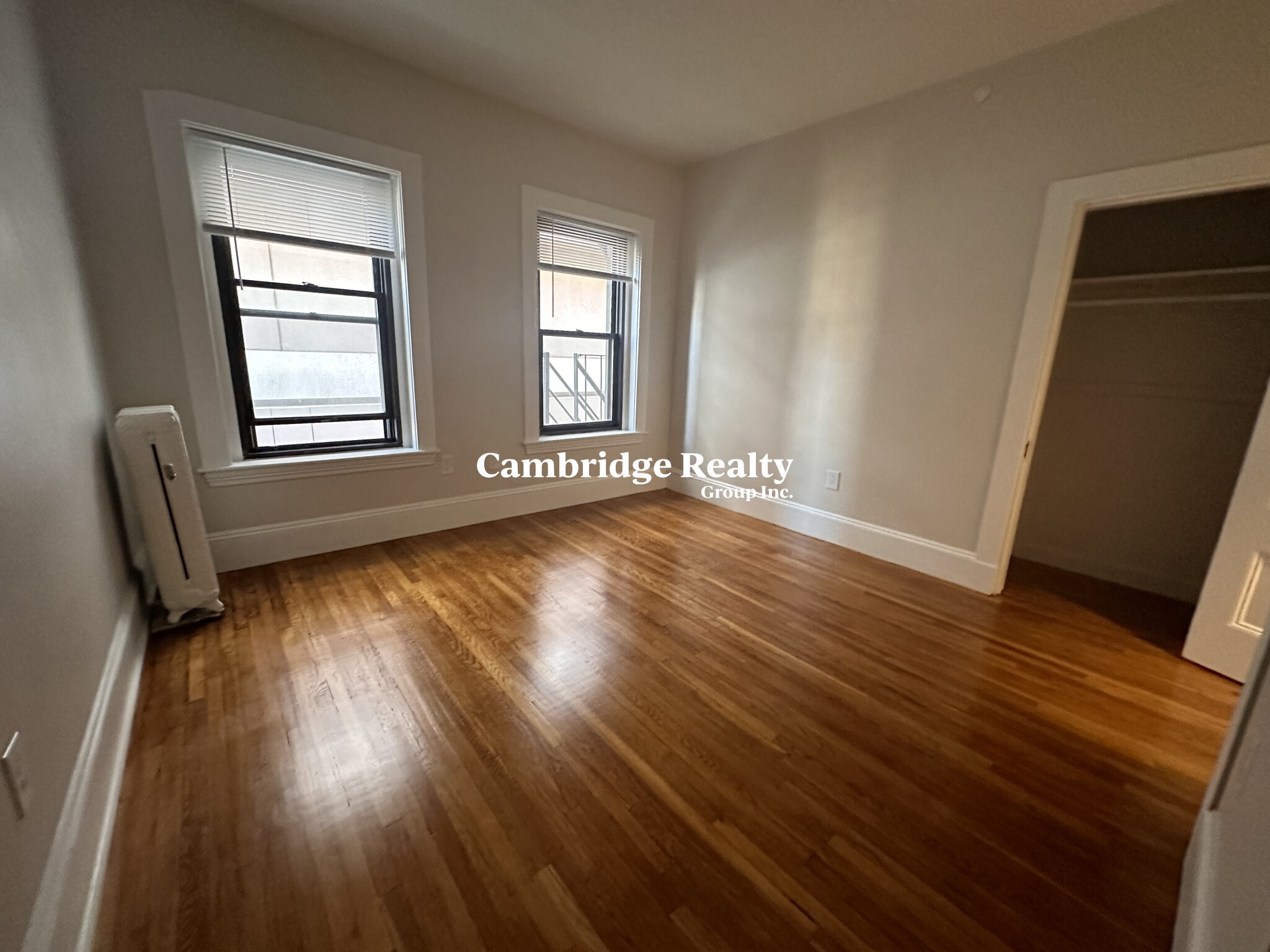 1039 Massachusetts Ave, Harvard Square