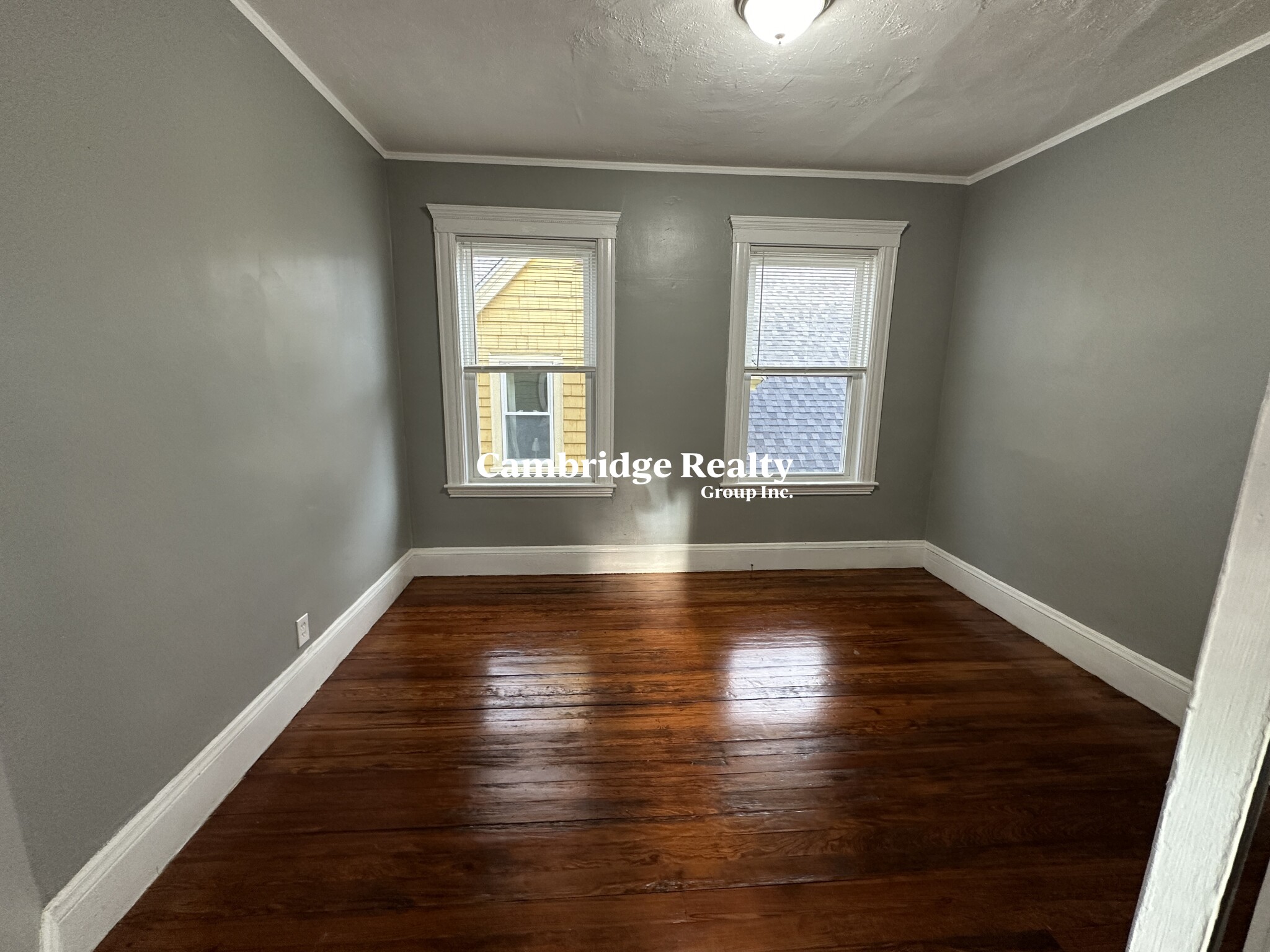 10 Farragut Ave, Teele Square