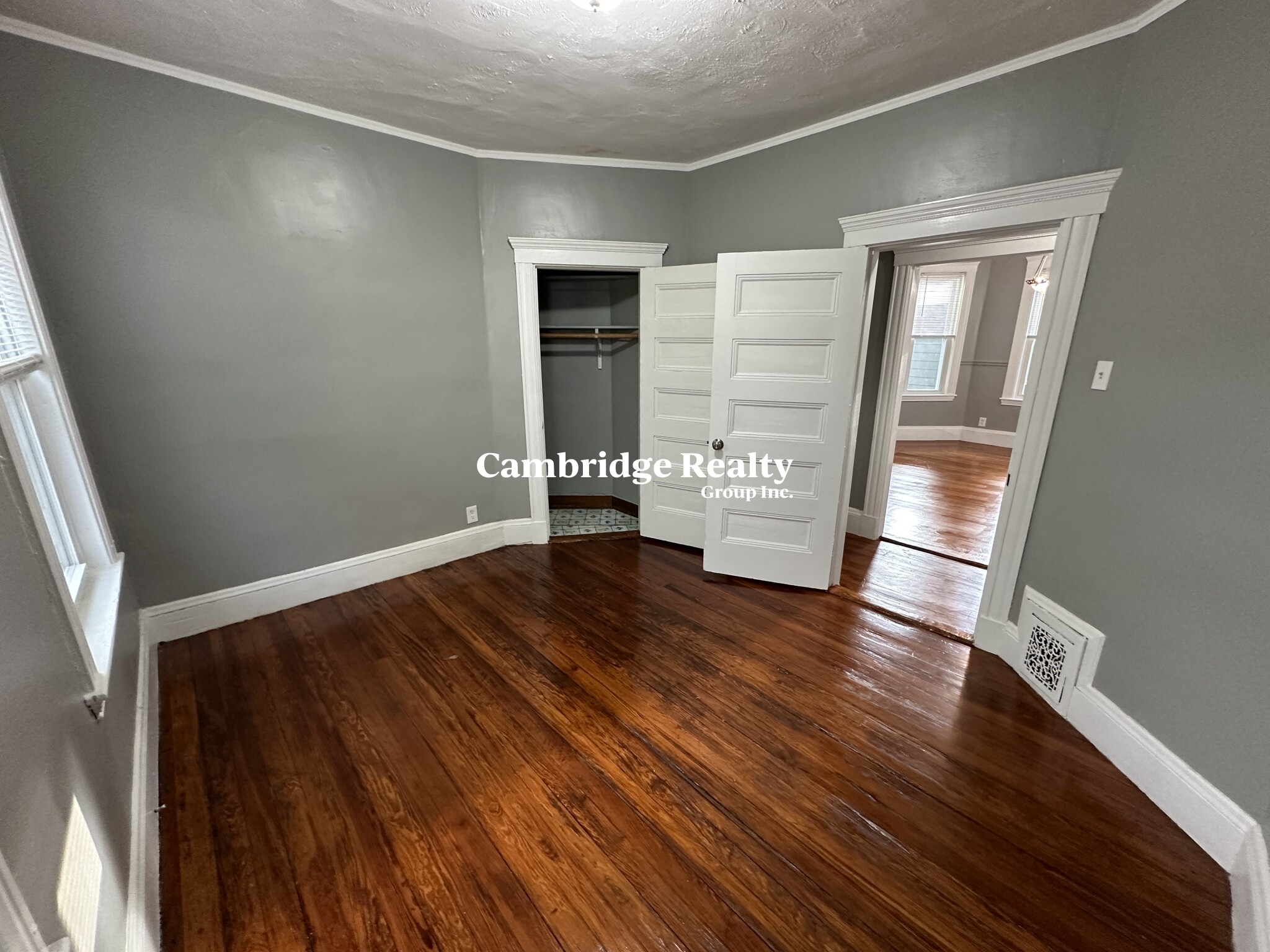 10 Farragut Ave, Teele Square