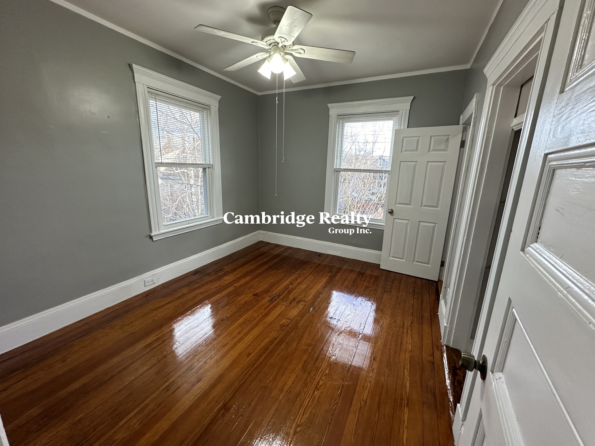 10 Farragut Ave, Teele Square