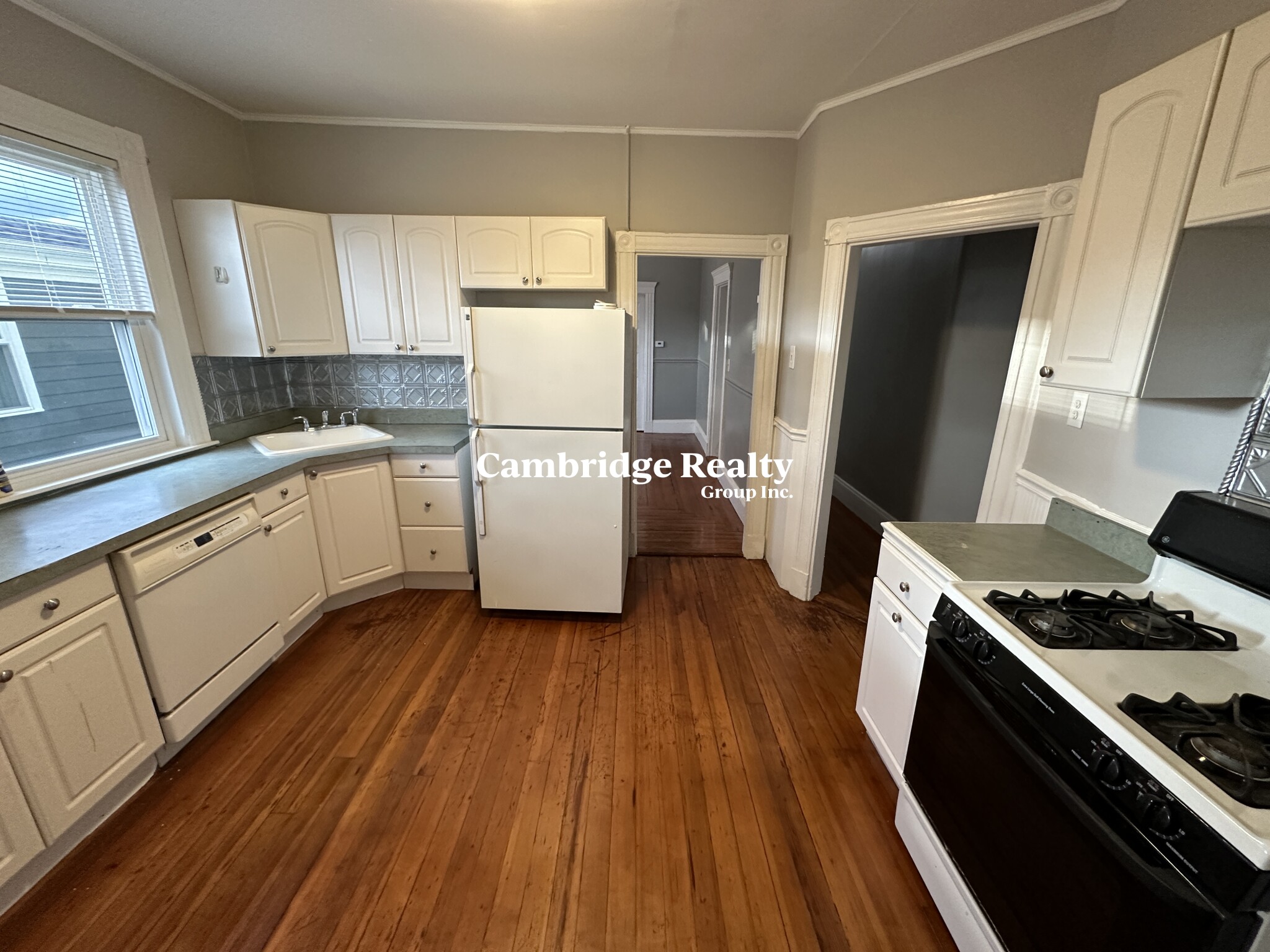 10 Farragut Ave, Teele Square