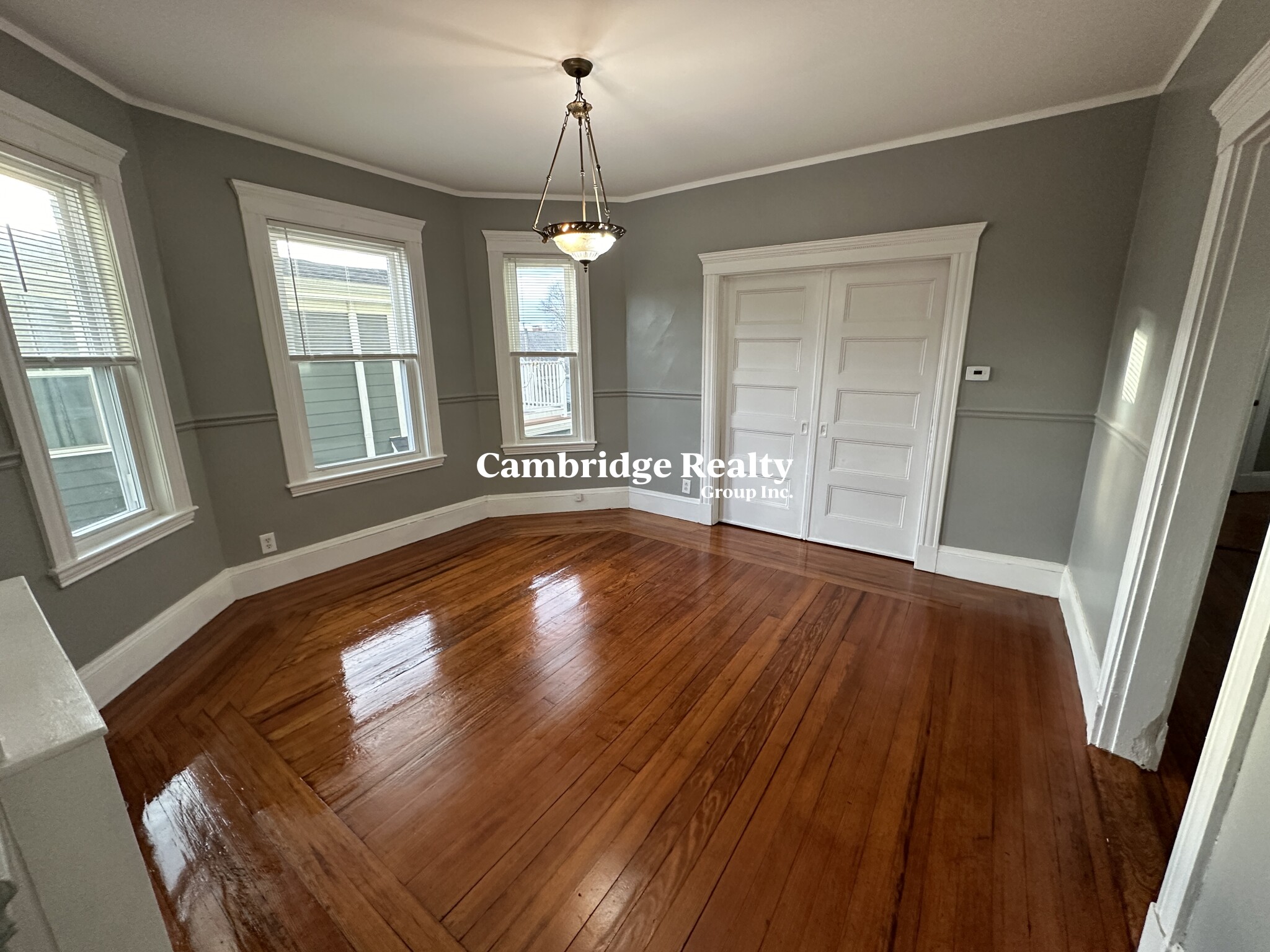 10 Farragut Ave, Teele Square