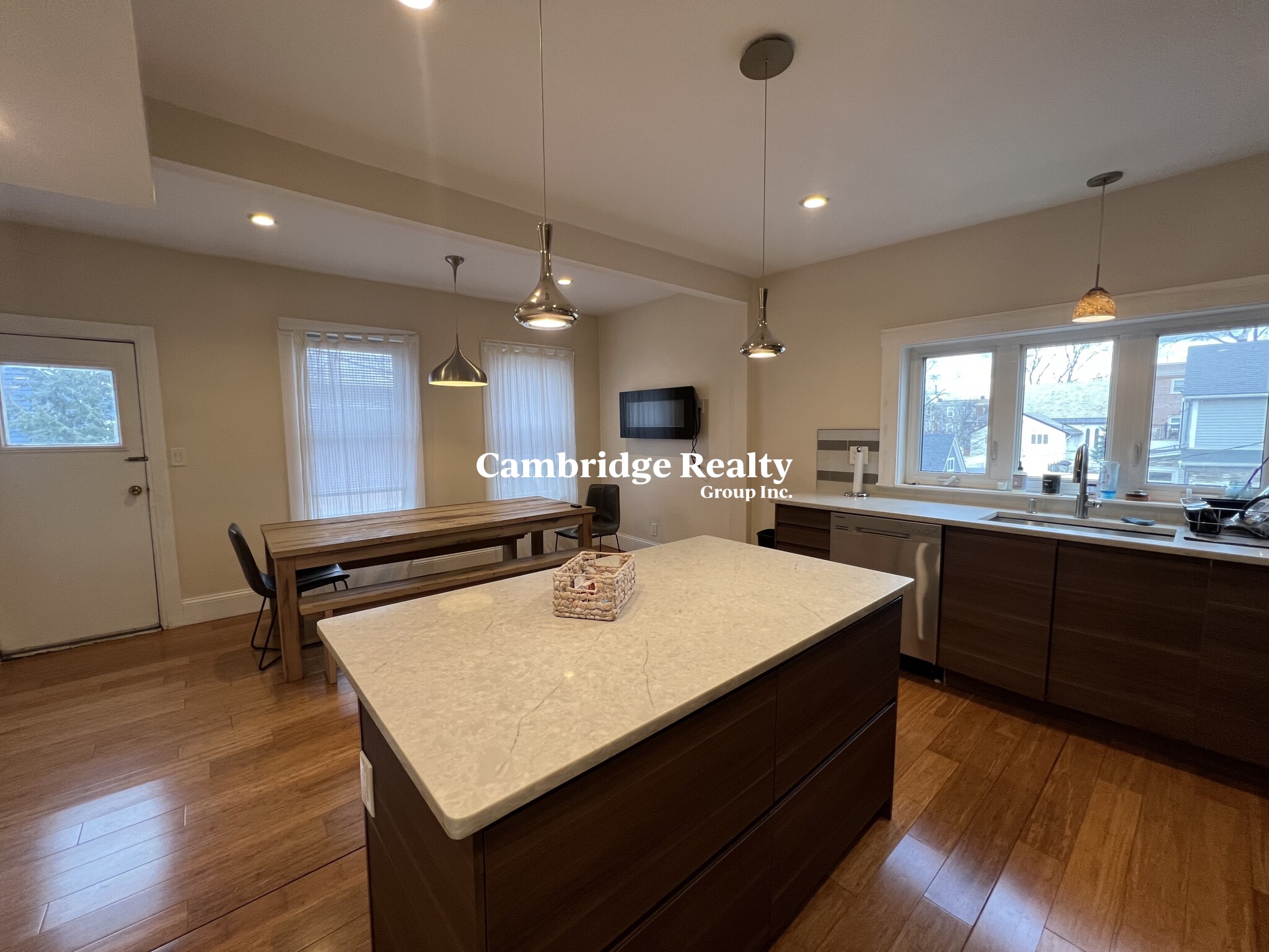 48 Fellsway West, Magoun Square