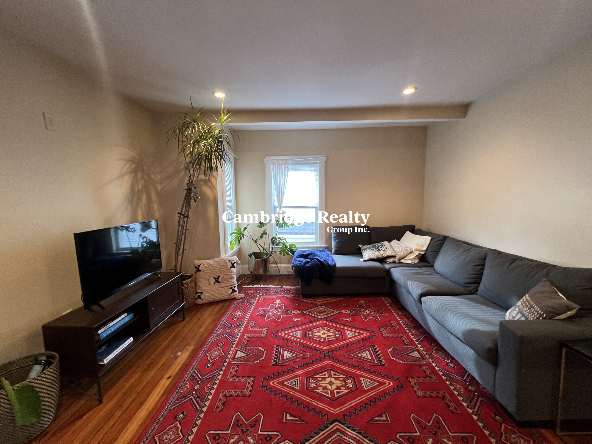 48 Fellsway West, Magoun Square