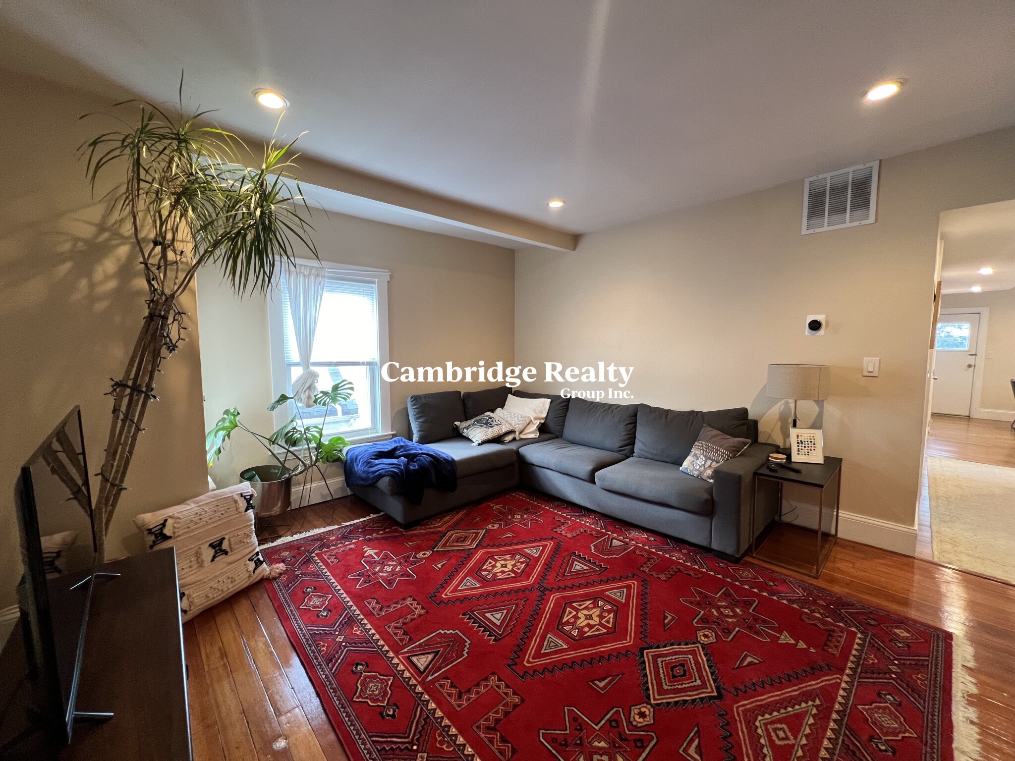 48 Fellsway West, Magoun Square