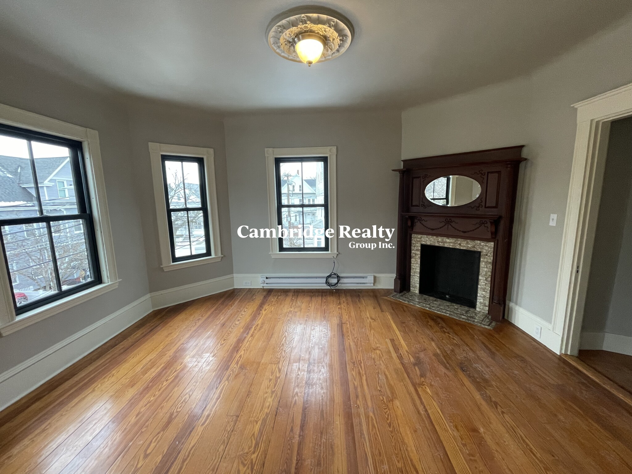 8 Charnwood, Davis Square