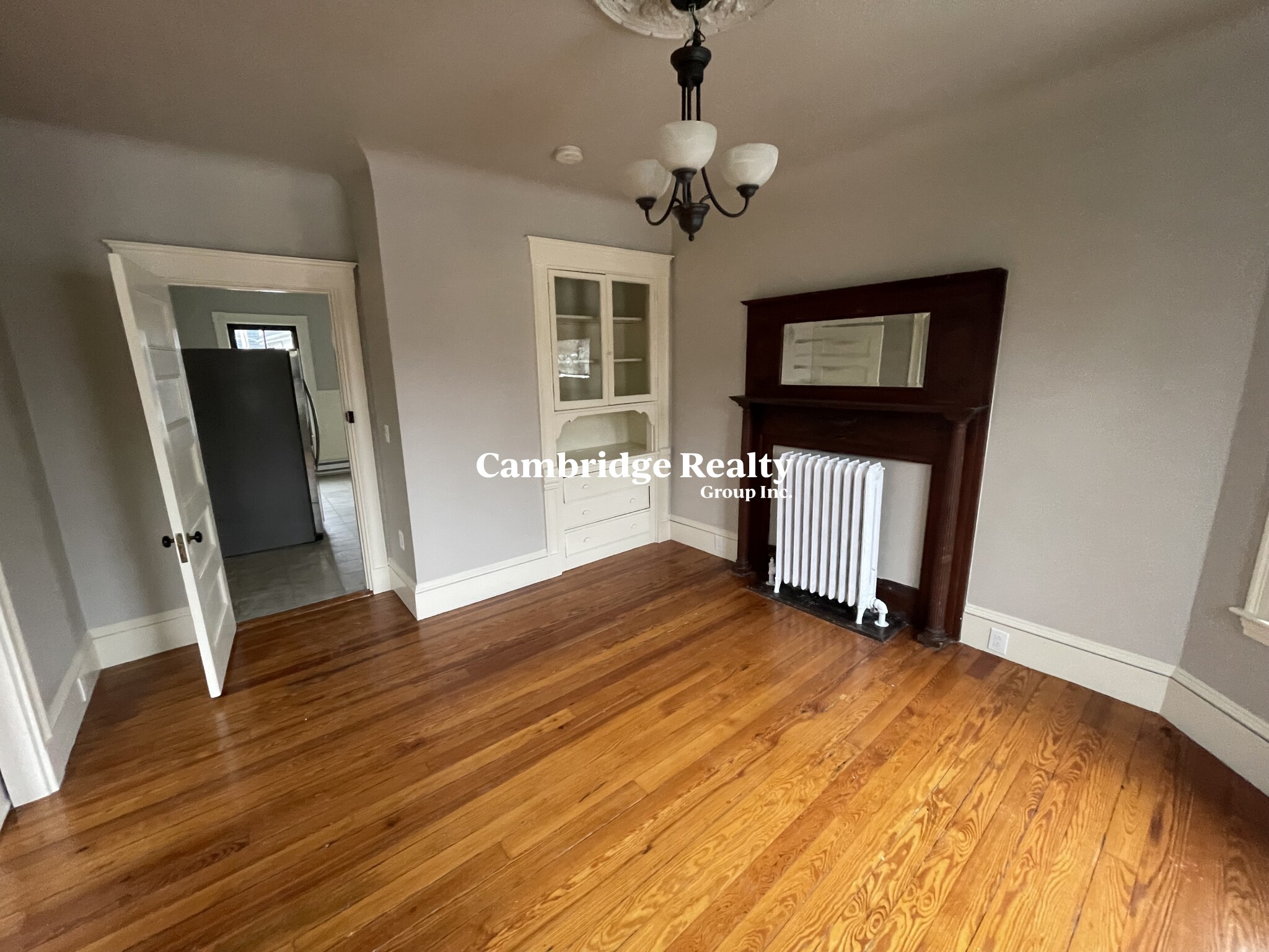 8 Charnwood, Davis Square