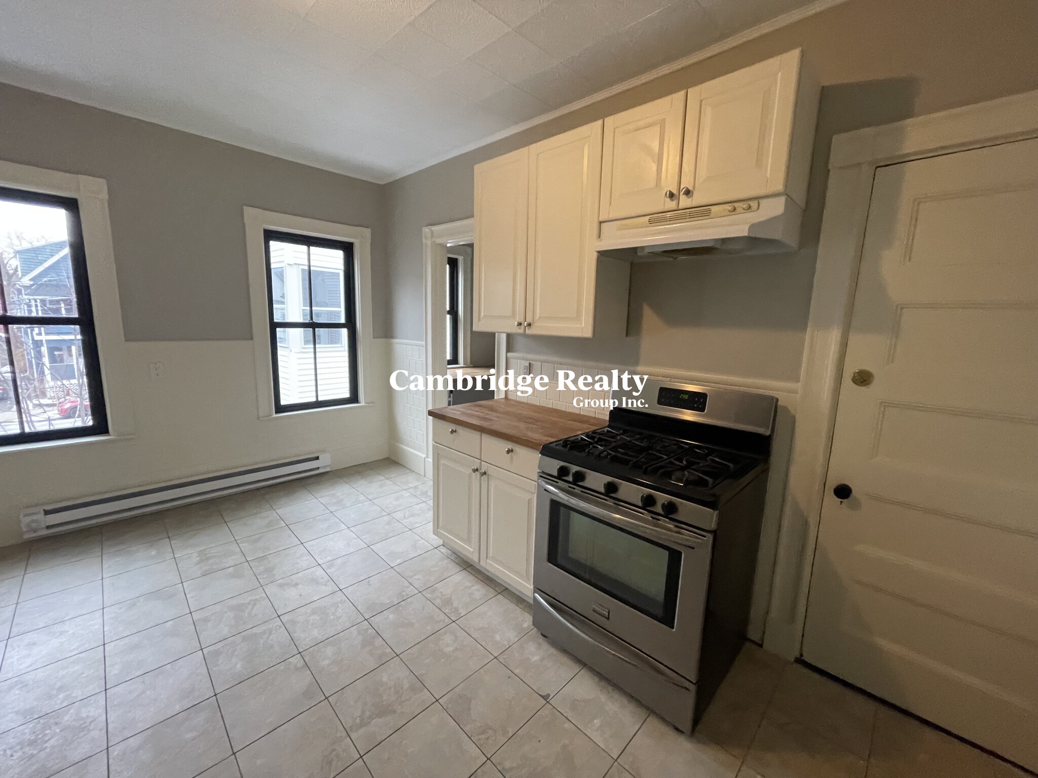 8 Charnwood, Davis Square