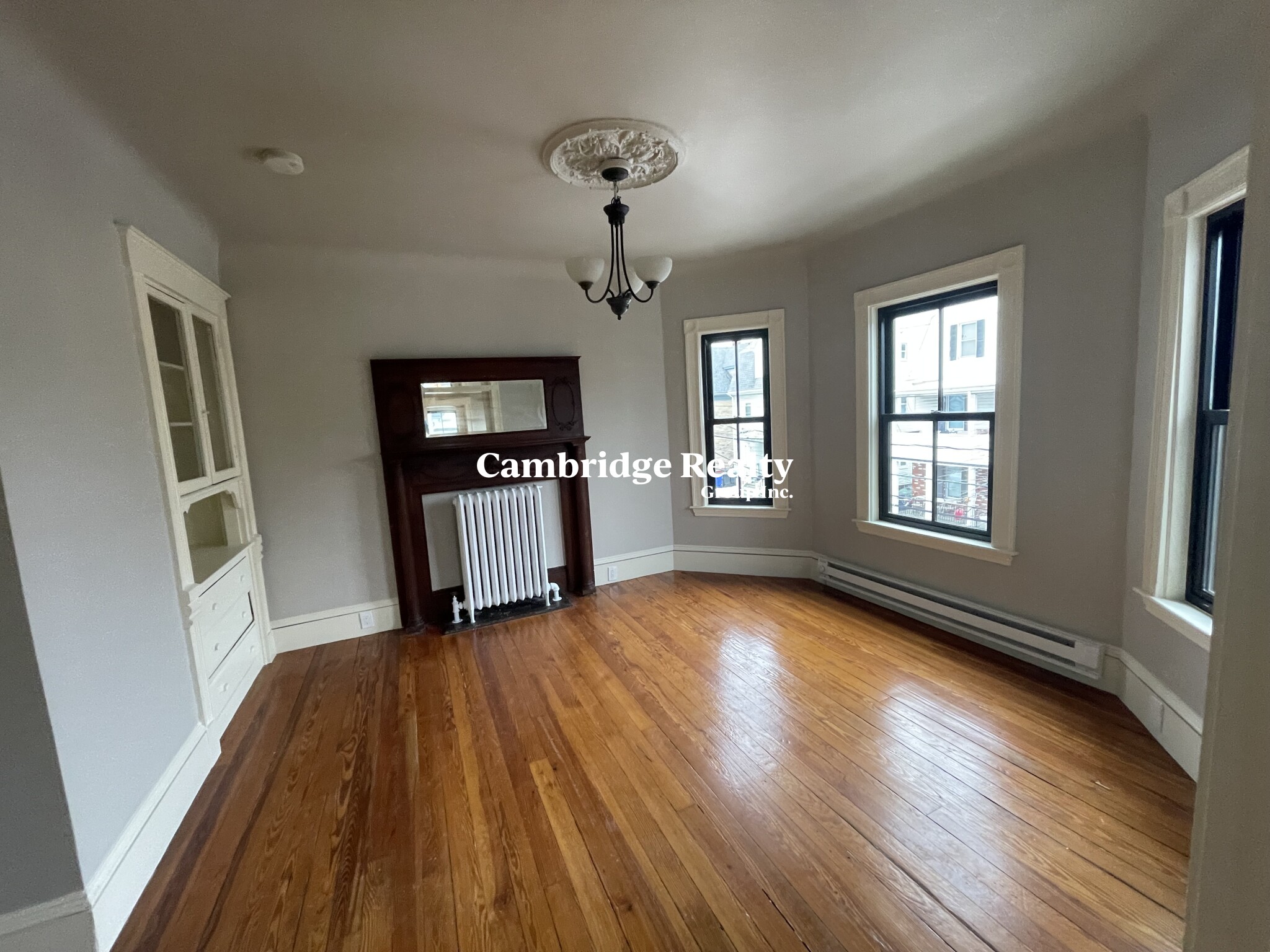 8 Charnwood, Davis Square