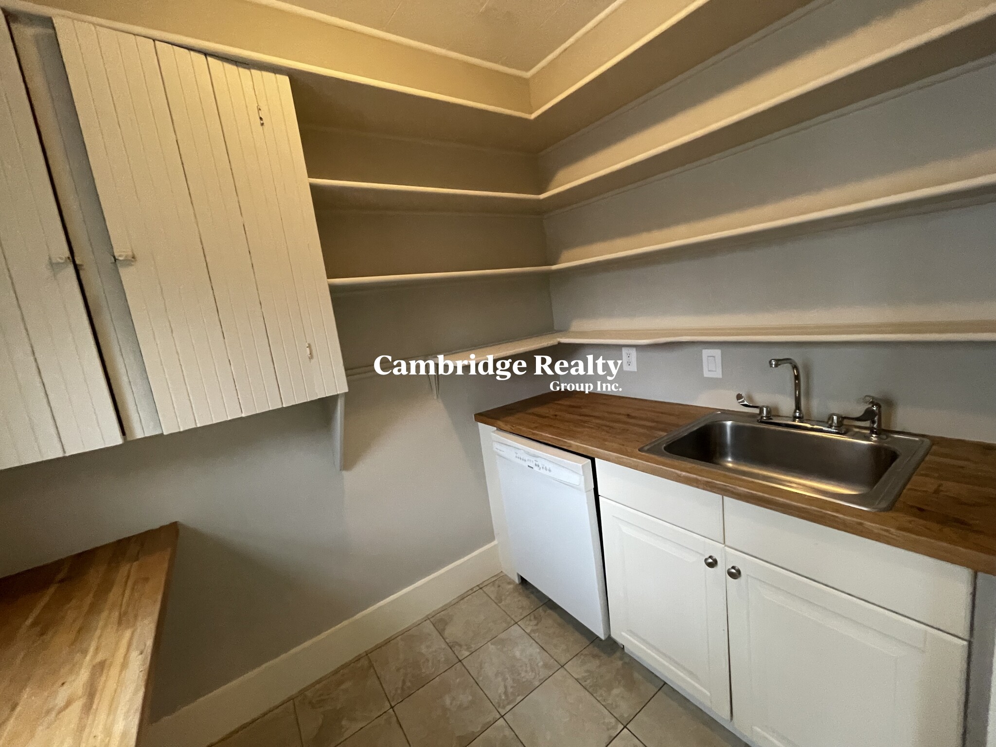 8 Charnwood, Davis Square