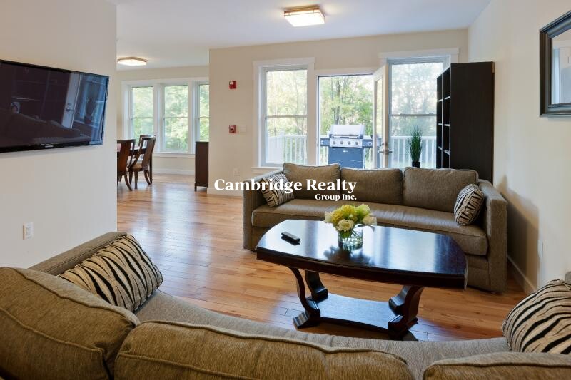 87 New St, North Cambridge