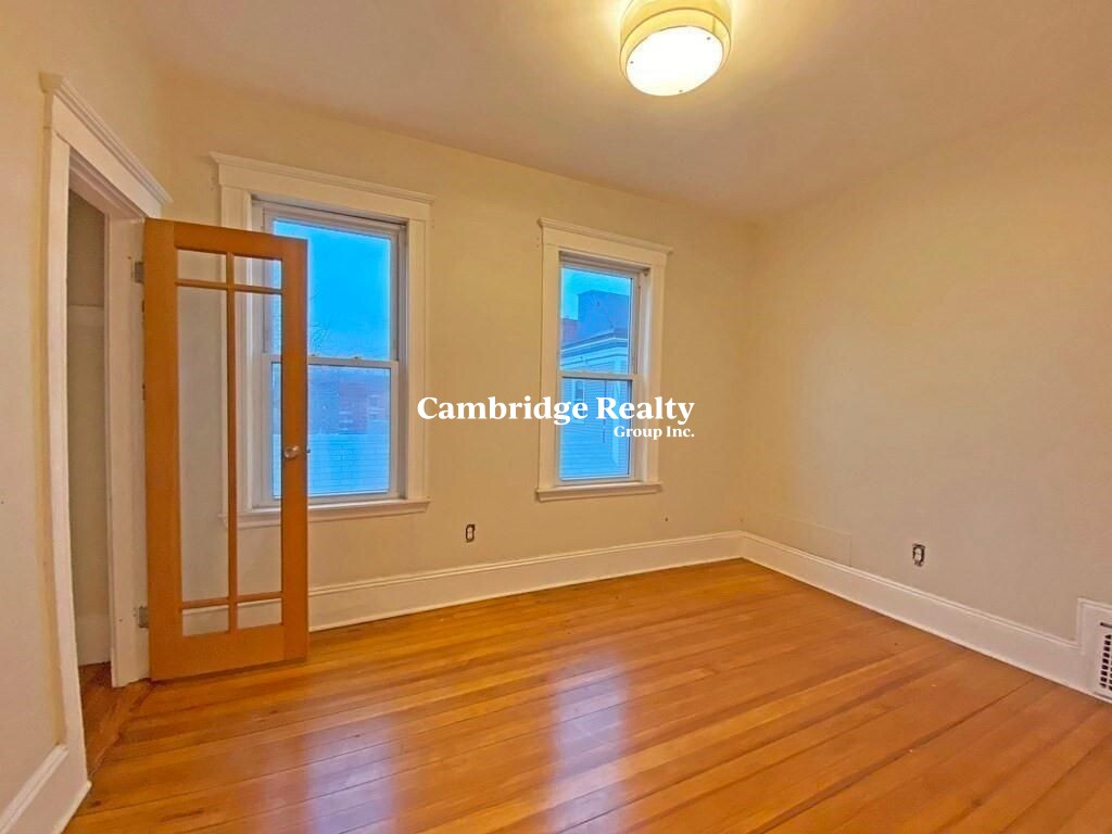 339 Allston St, Cambridgeport