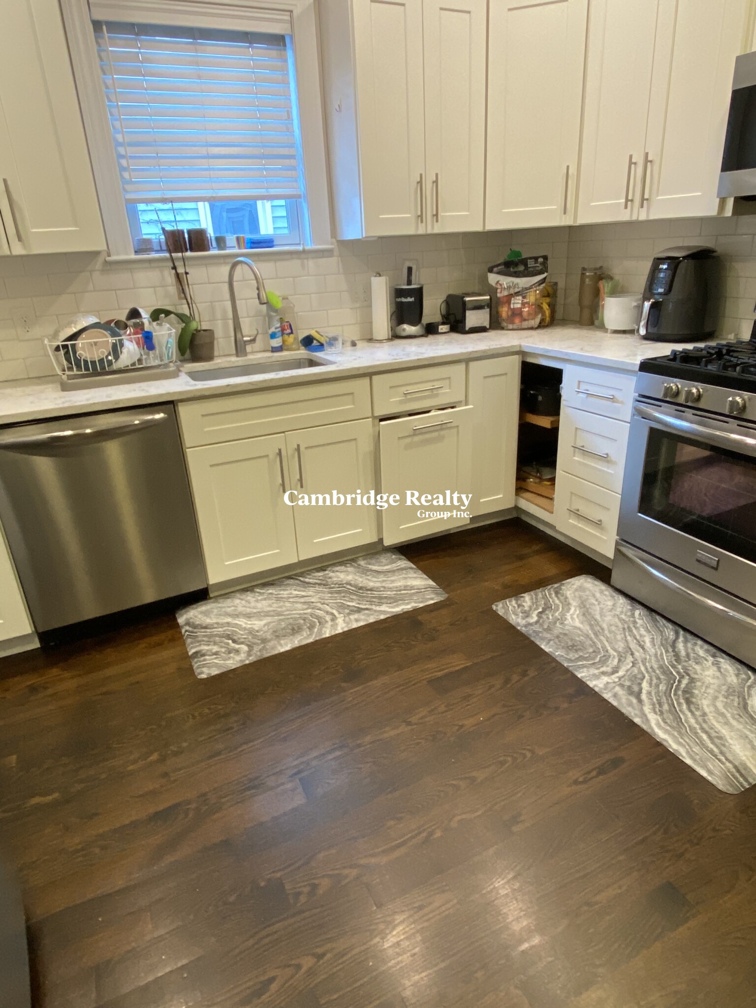 69 Bromfield Rd, Tufts