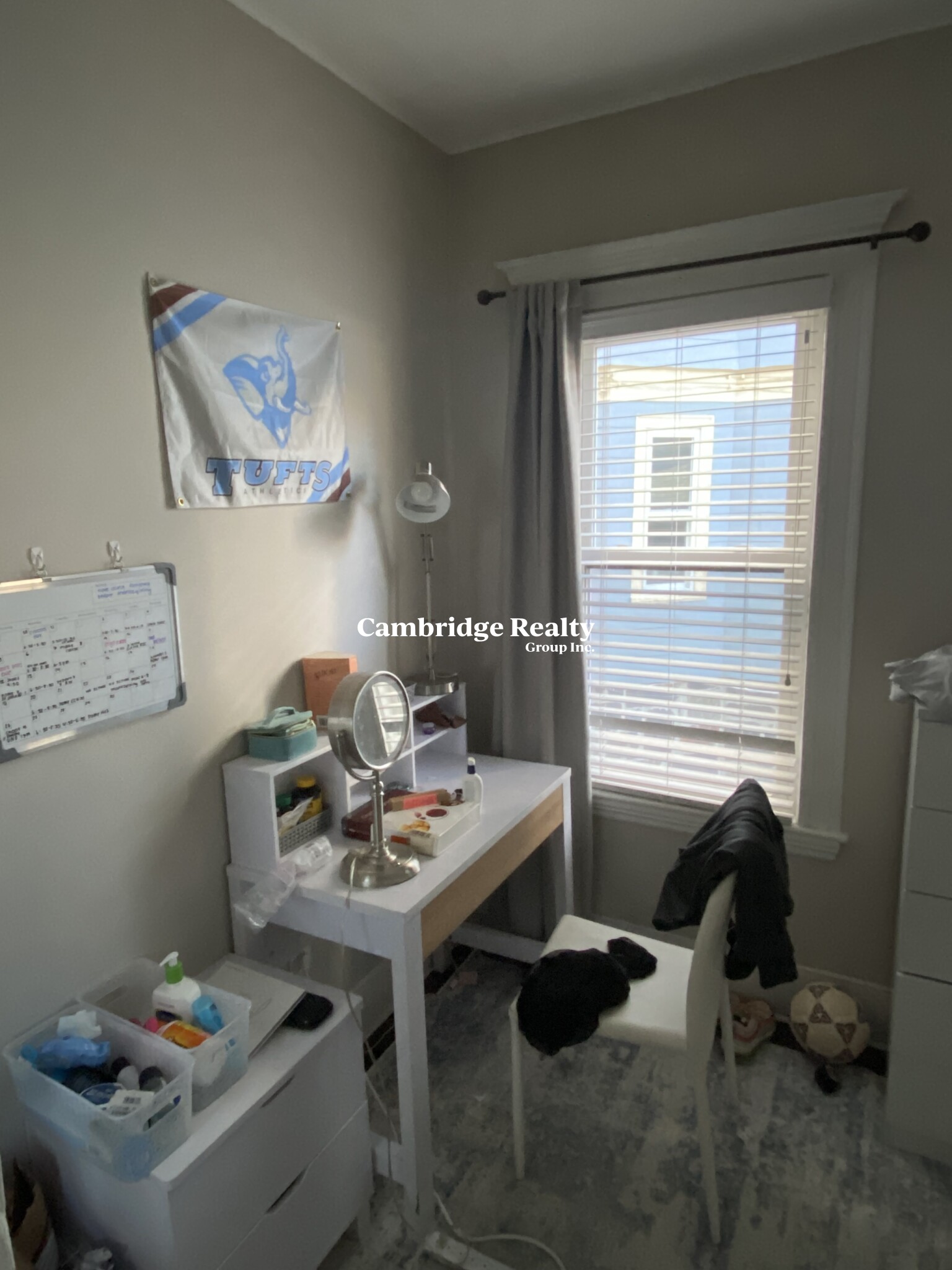 69 Bromfield Rd, Tufts