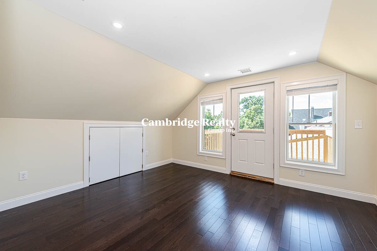 174 Fulton St, Medford