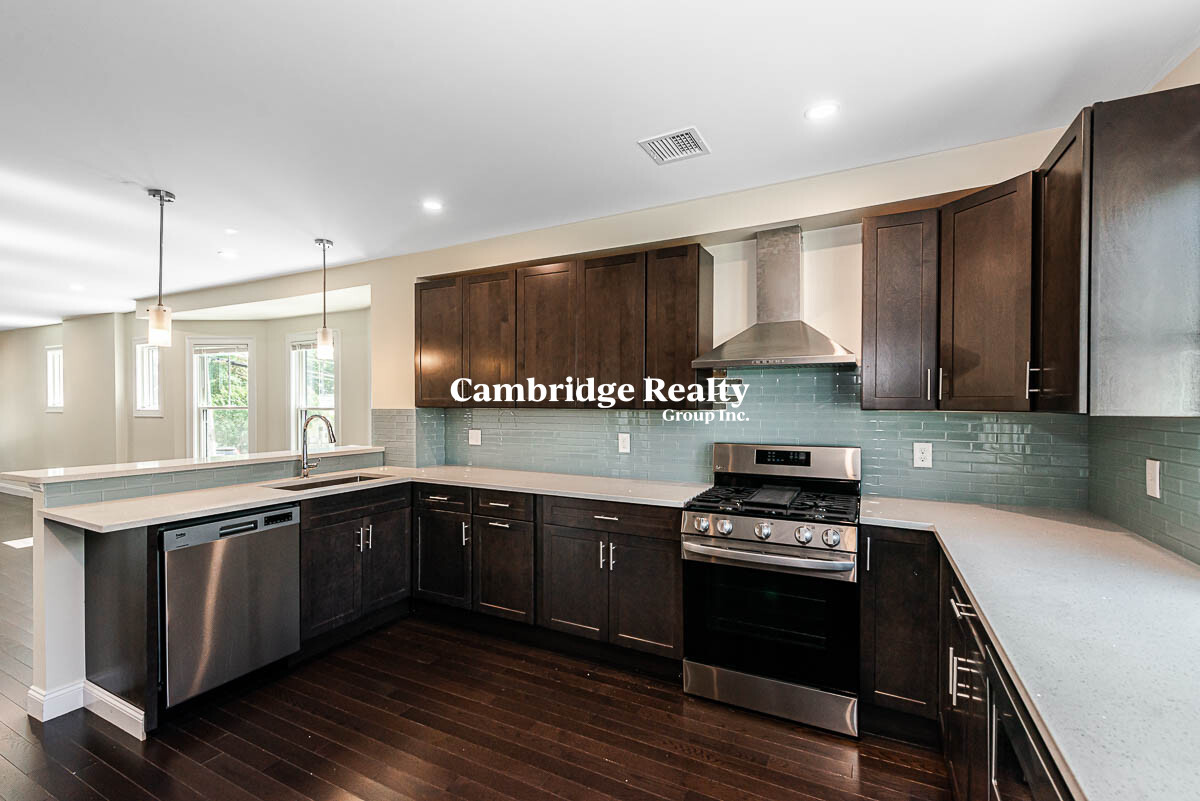 174 Fulton St, Medford